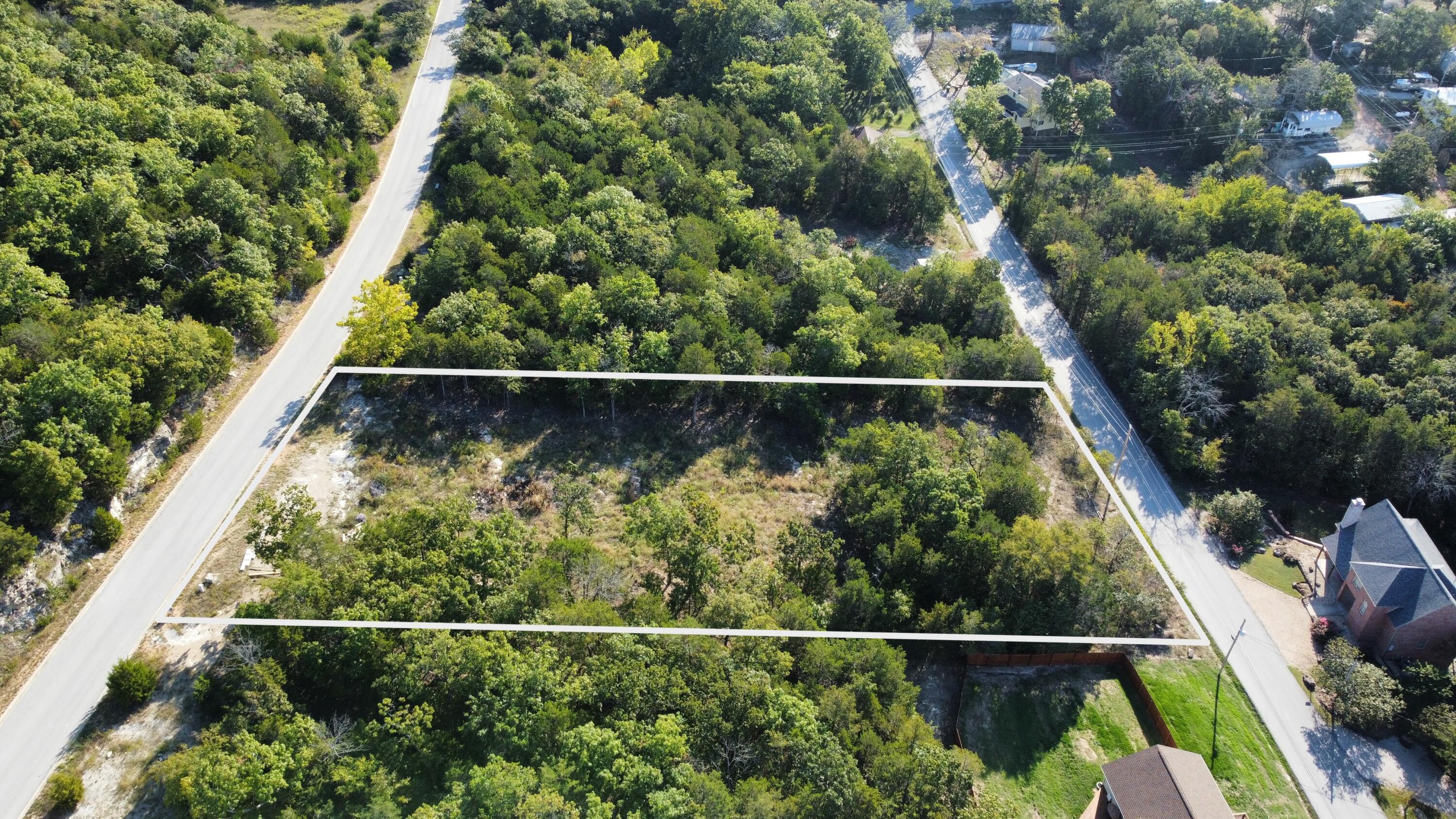 931 Crescent Drive Property Photo 3