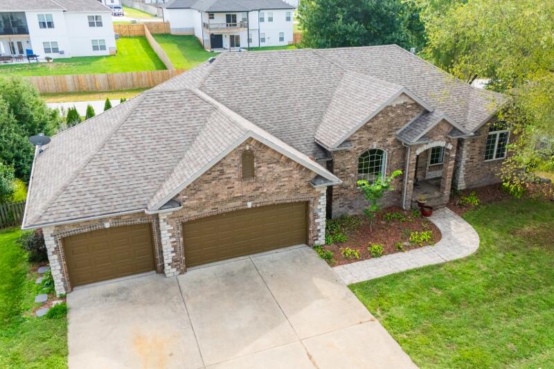 527 Piperpoint Property Photo 3