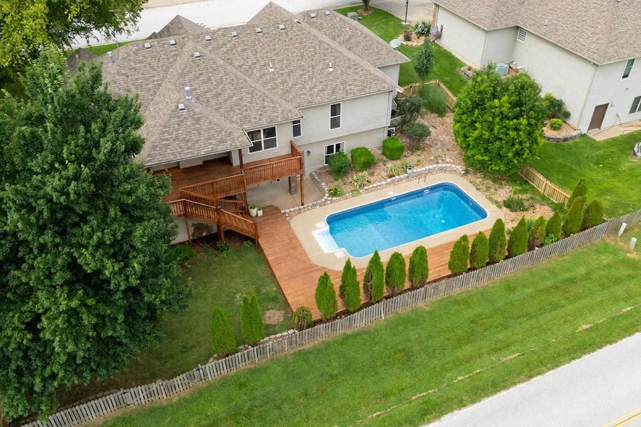 527 Piperpoint Property Photo 4