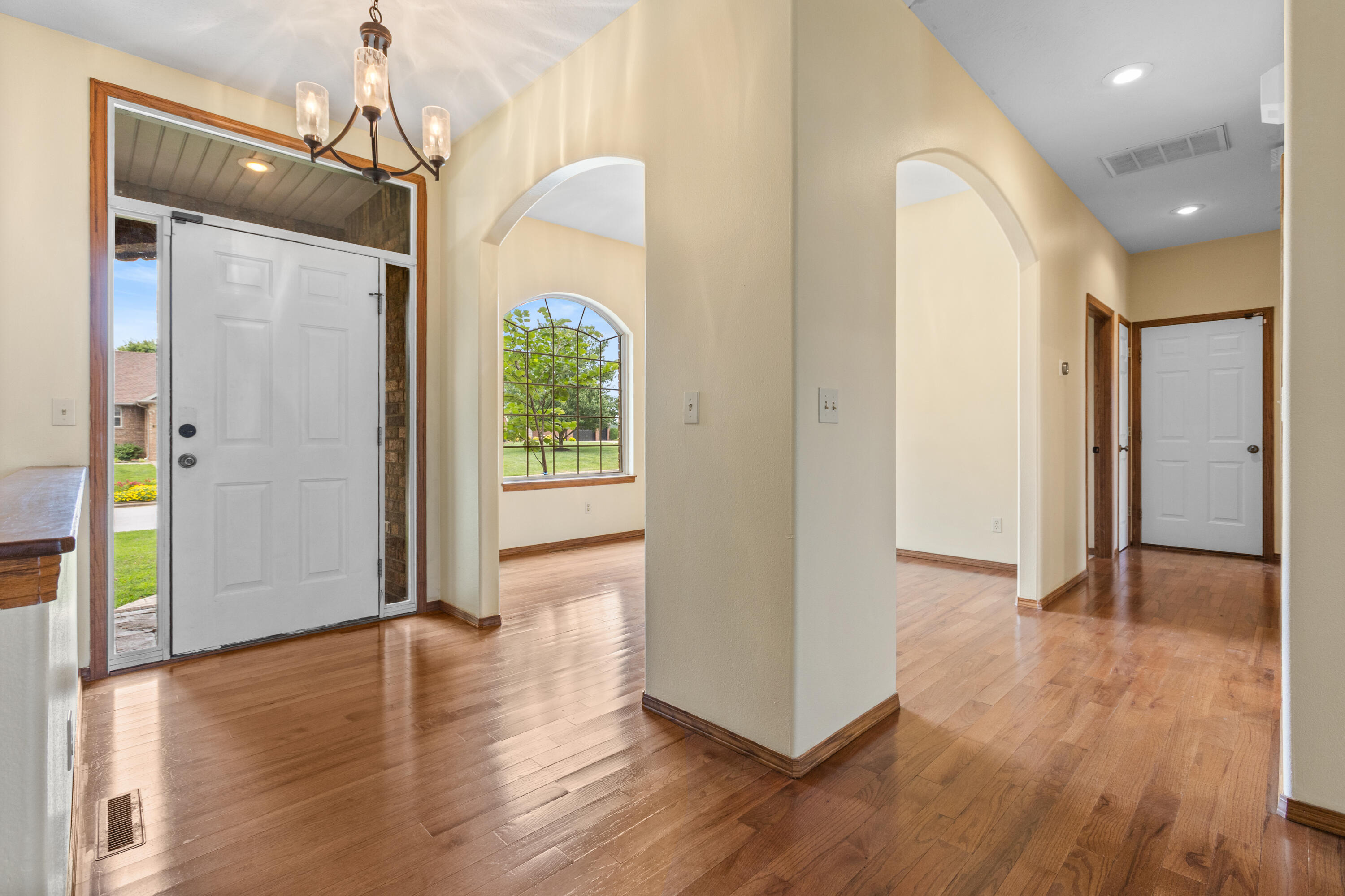 527 Piperpoint Property Photo 9
