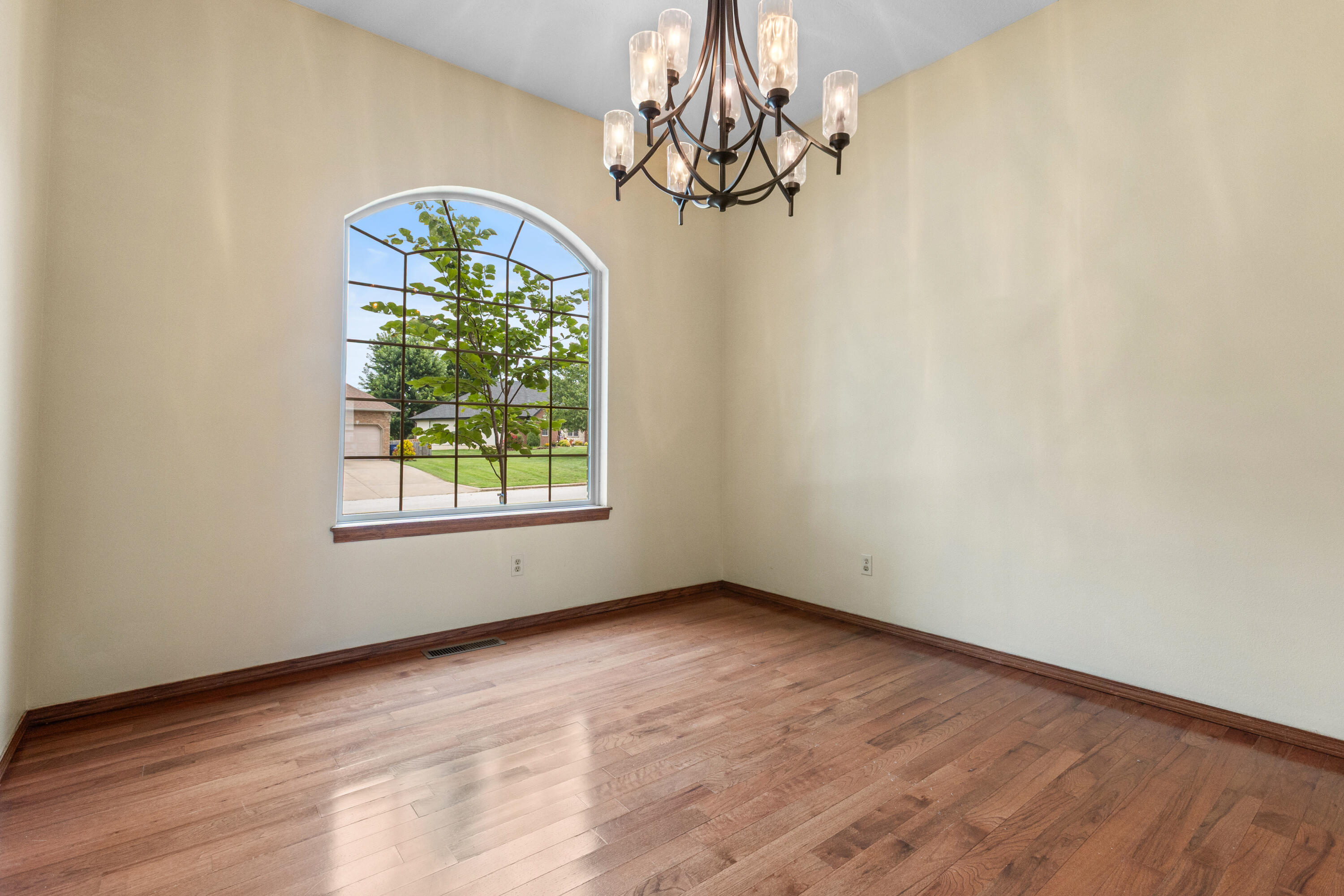 527 Piperpoint Property Photo 10