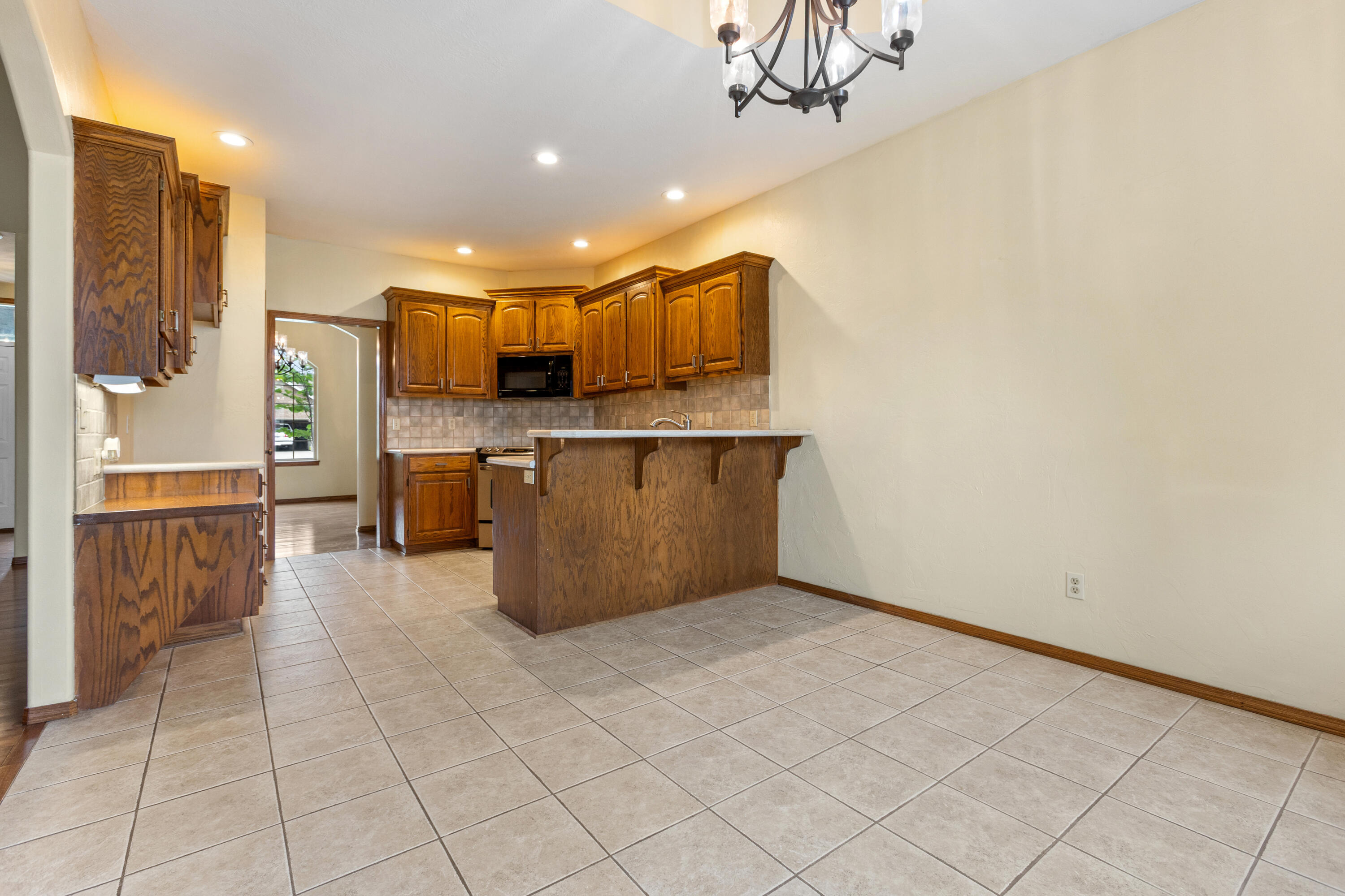 527 Piperpoint Property Photo 18