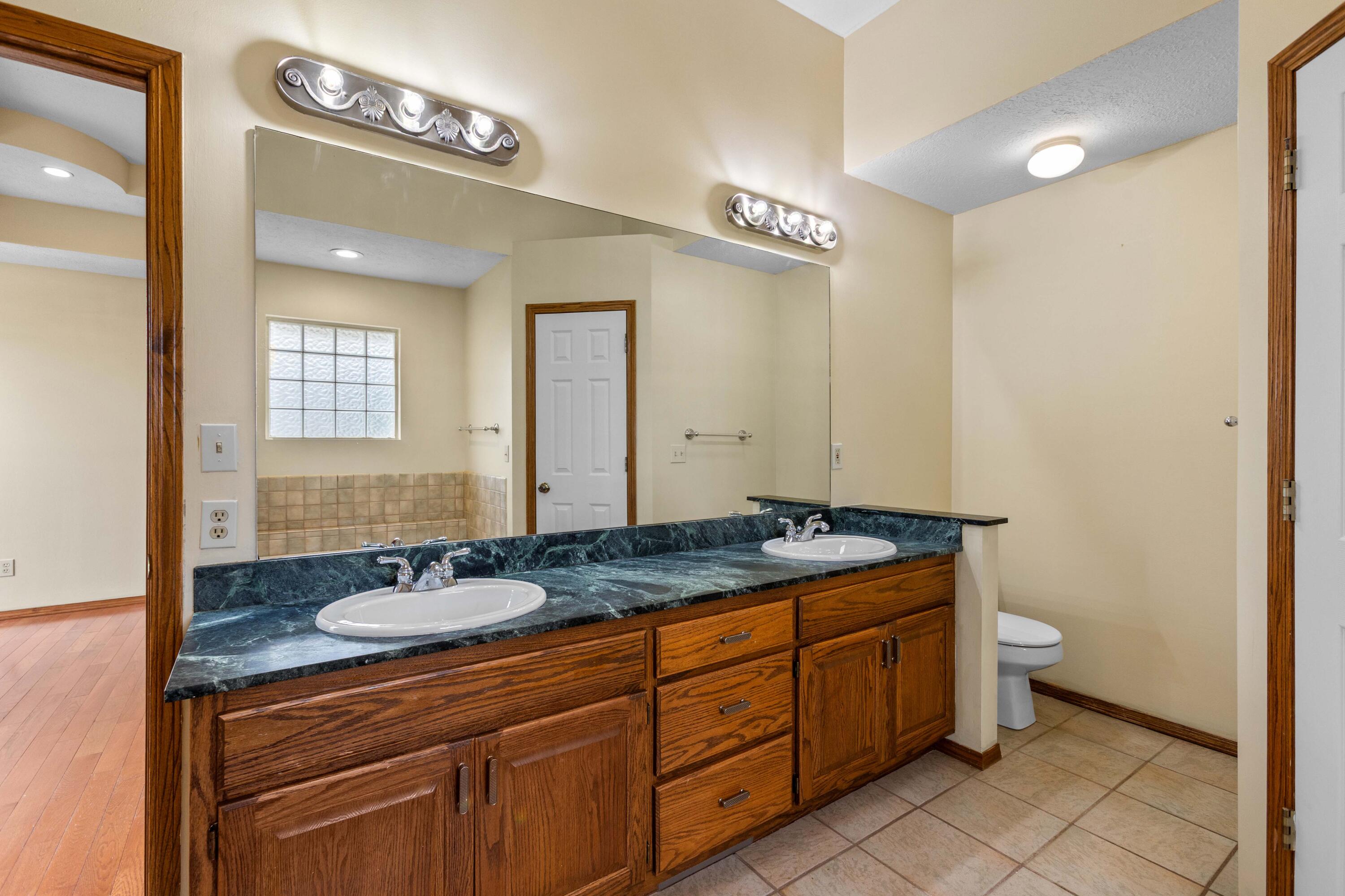 527 Piperpoint Property Photo 22