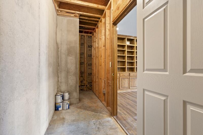 527 Piperpoint Property Photo 38