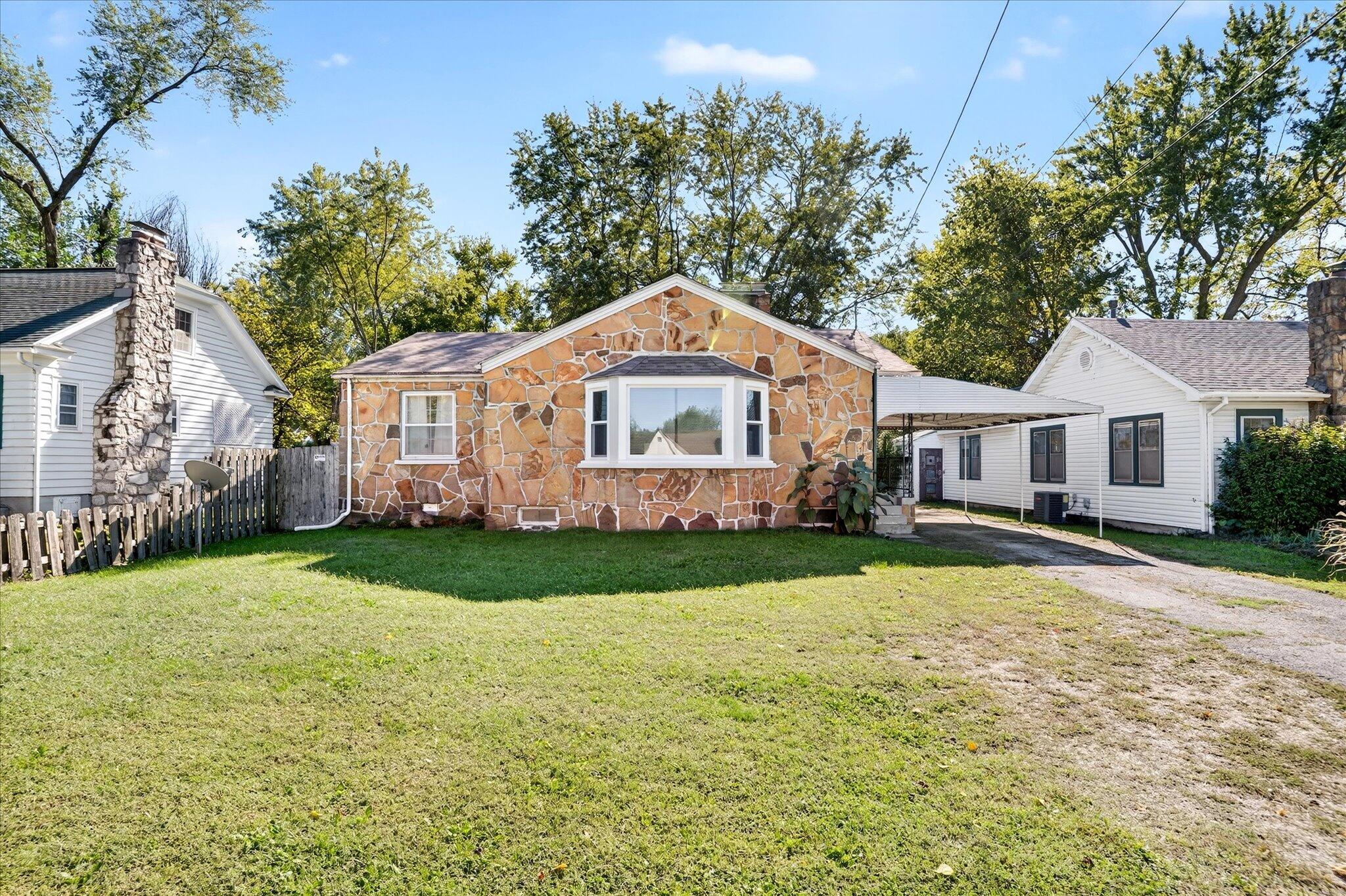 620 East Sunshine Street Property Photo 3