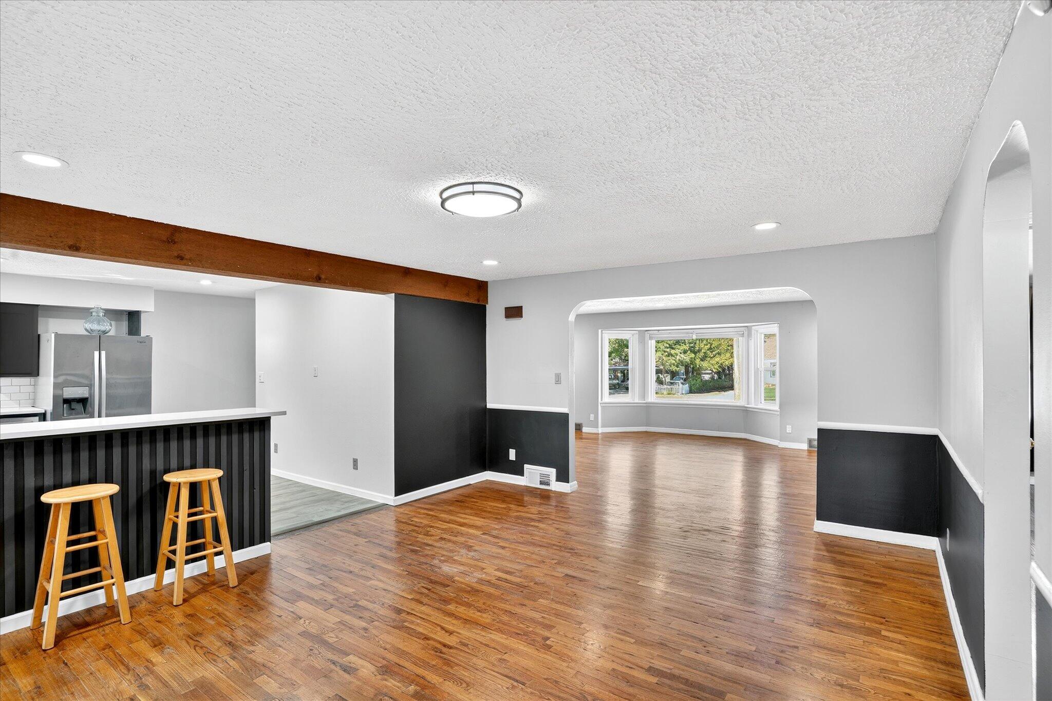 620 East Sunshine Street Property Photo 12