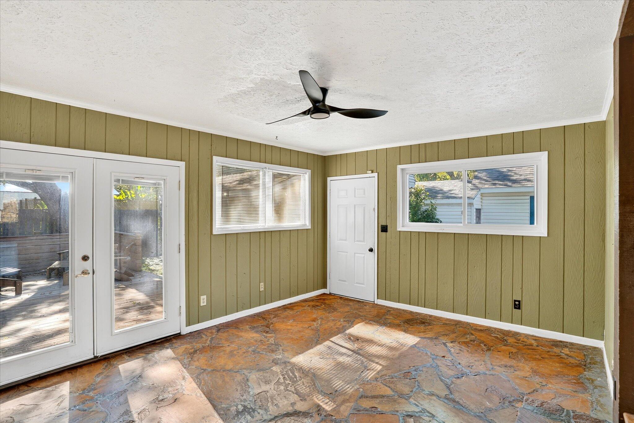 620 East Sunshine Street Property Photo 20