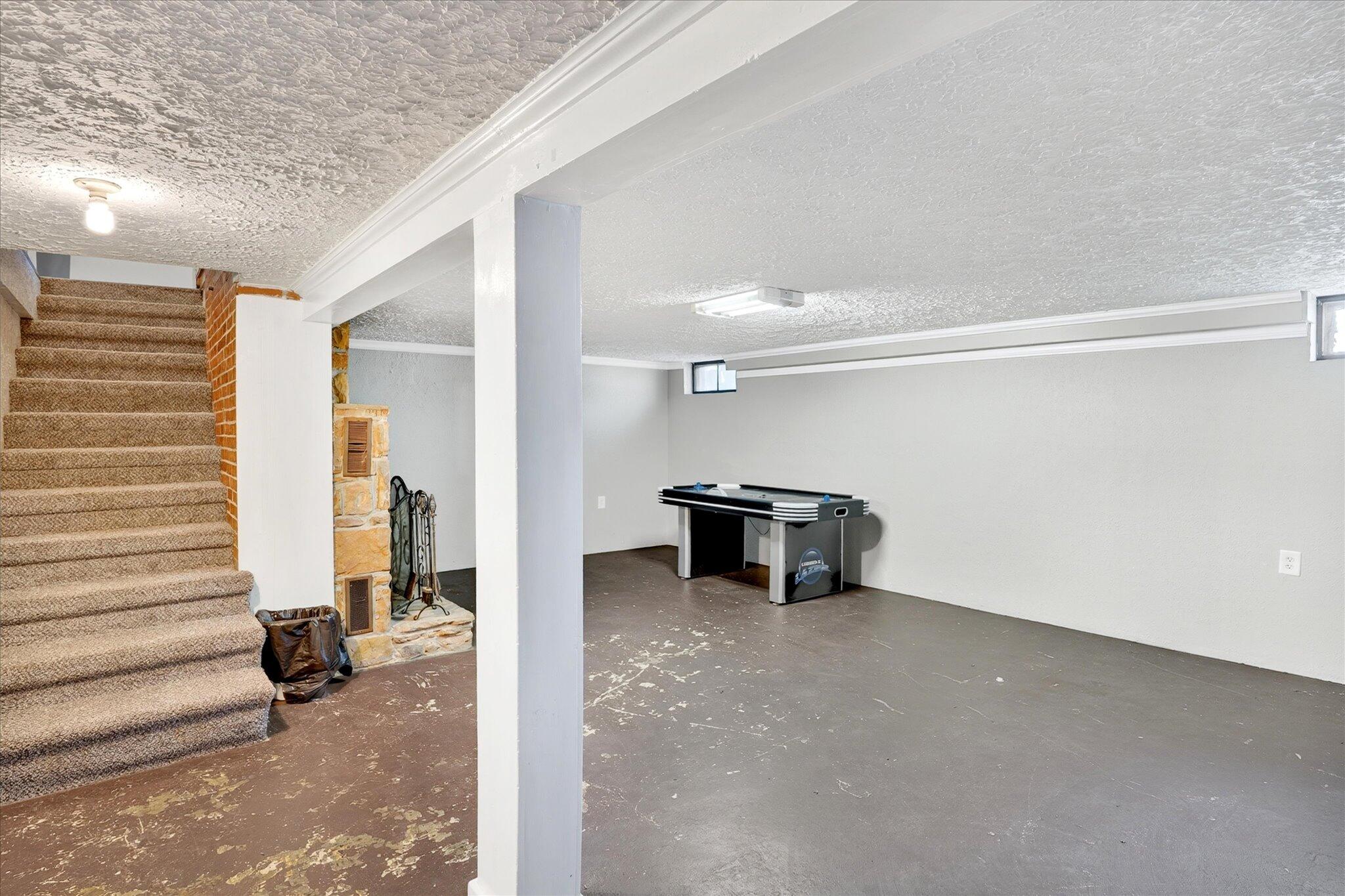 620 East Sunshine Street Property Photo 32