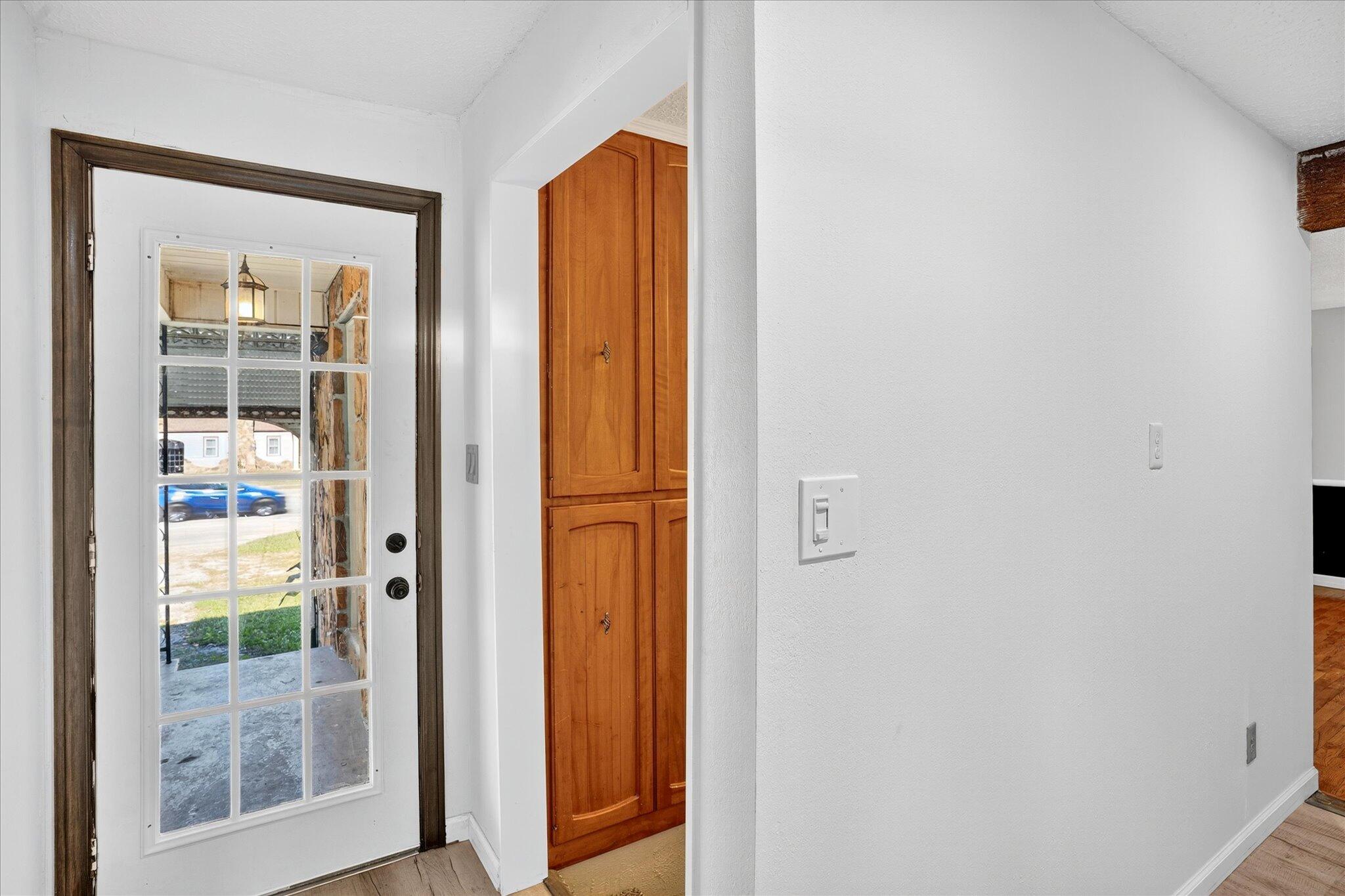 620 East Sunshine Street Property Photo 35