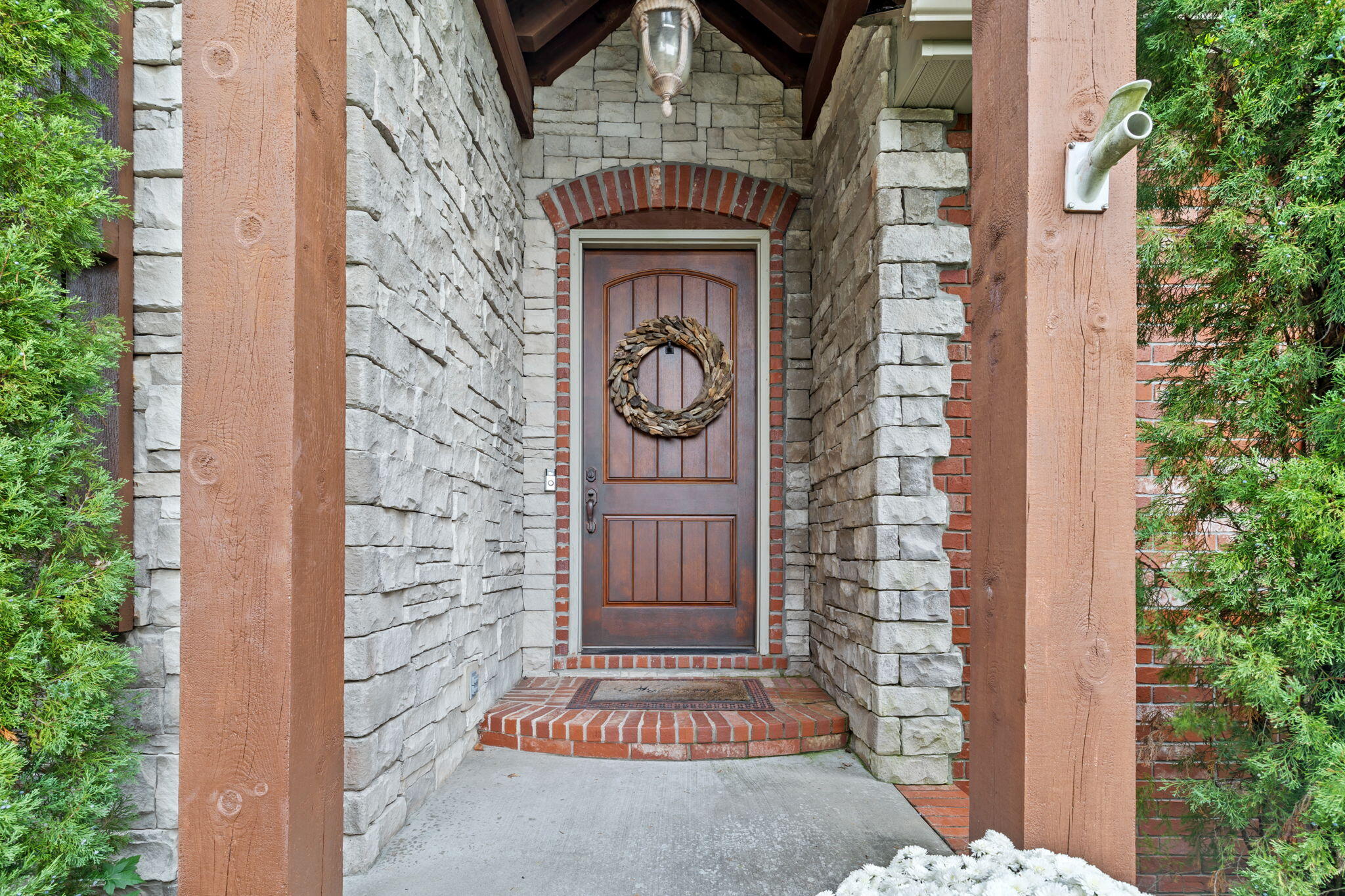 3094 West Cedarbluff Drive Property Photo 5