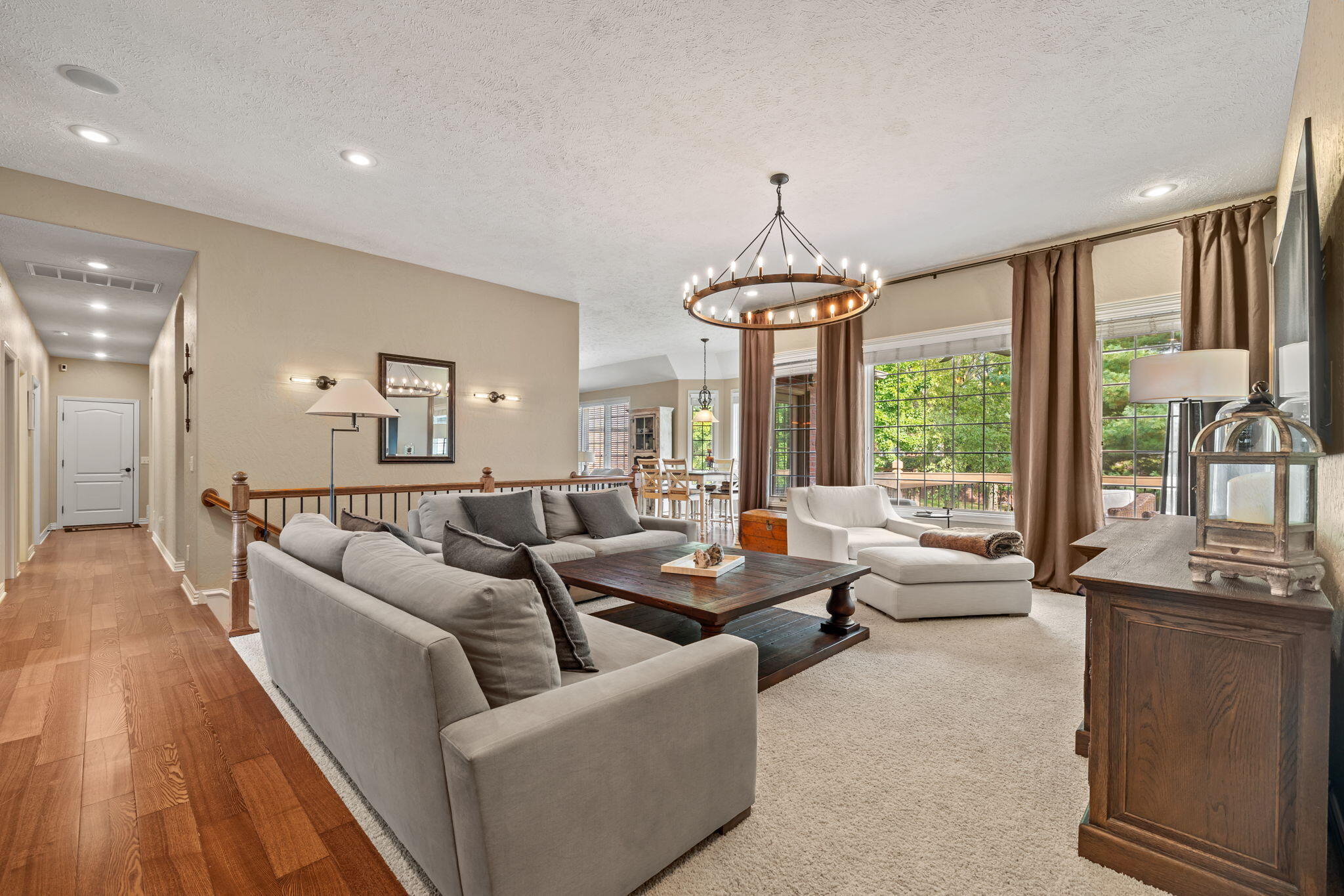 3094 West Cedarbluff Drive Property Photo 8