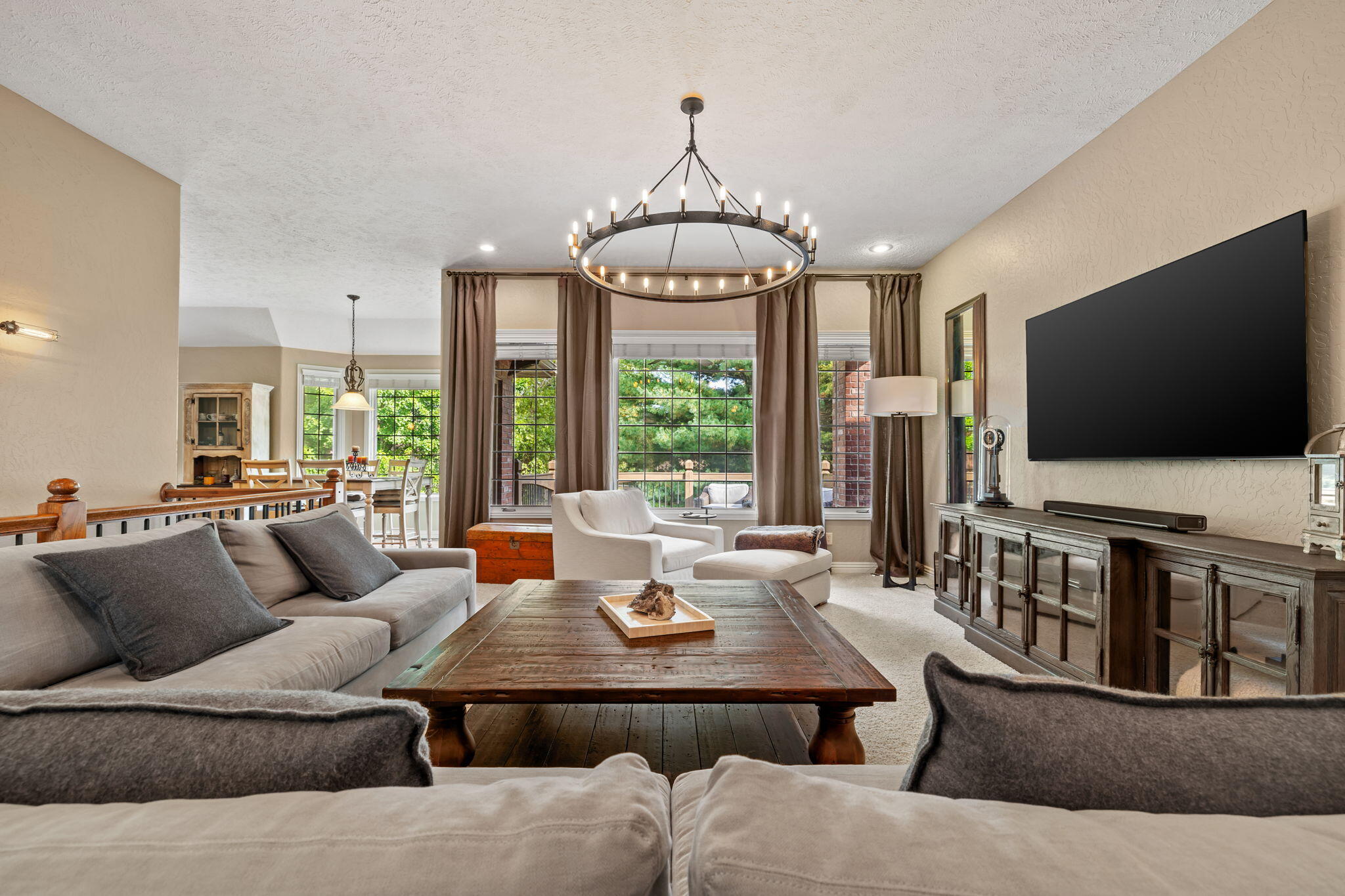 3094 West Cedarbluff Drive Property Photo 9