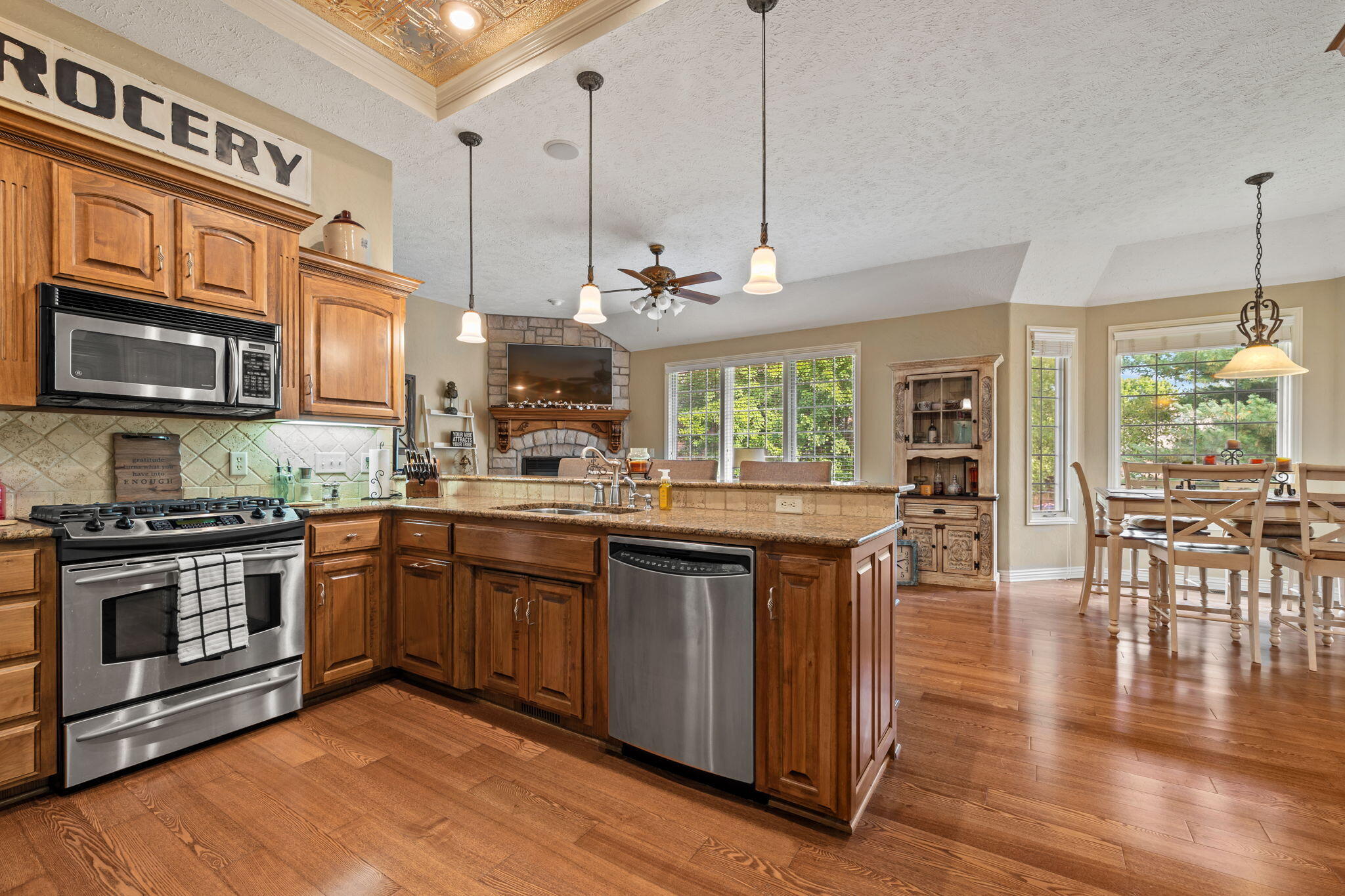 3094 West Cedarbluff Drive Property Photo 18