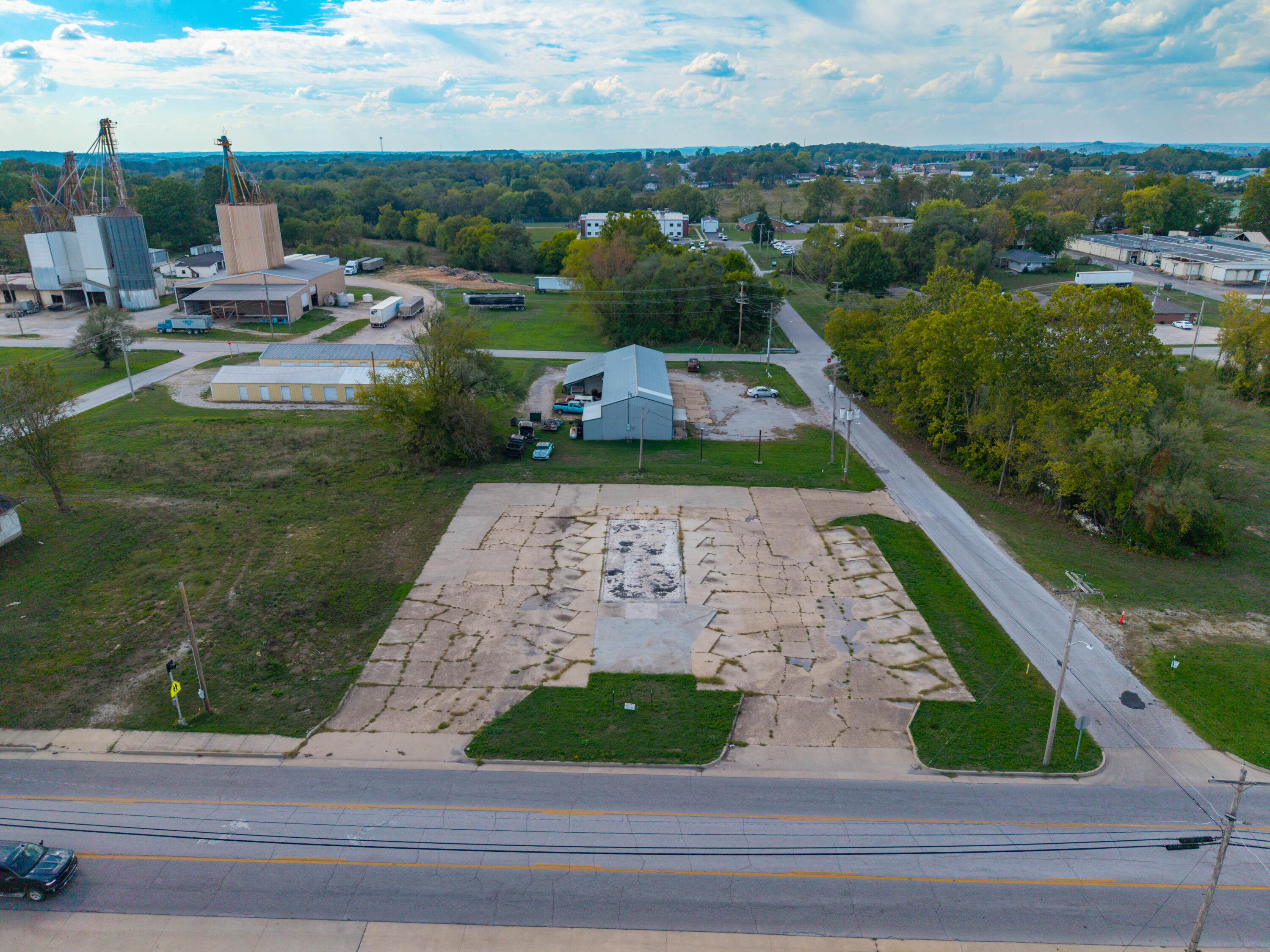 909 North Jefferson Street Property Photo 1