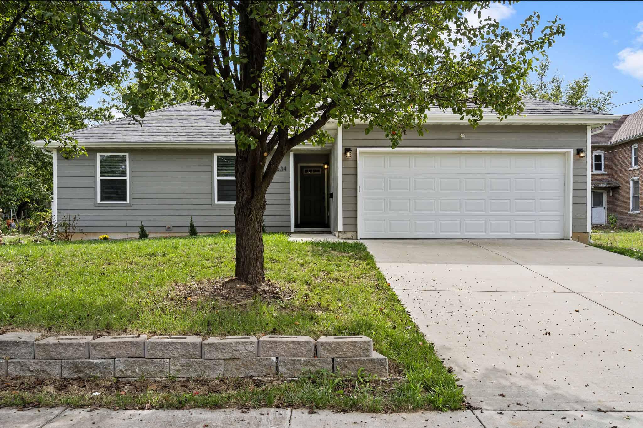 1634 West Nichols Street Property Photo 1