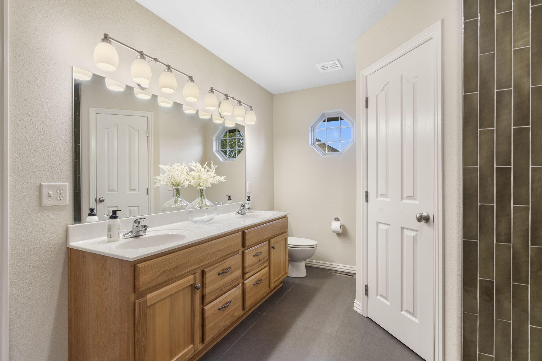 734 North Bluegill Street Property Photo 15