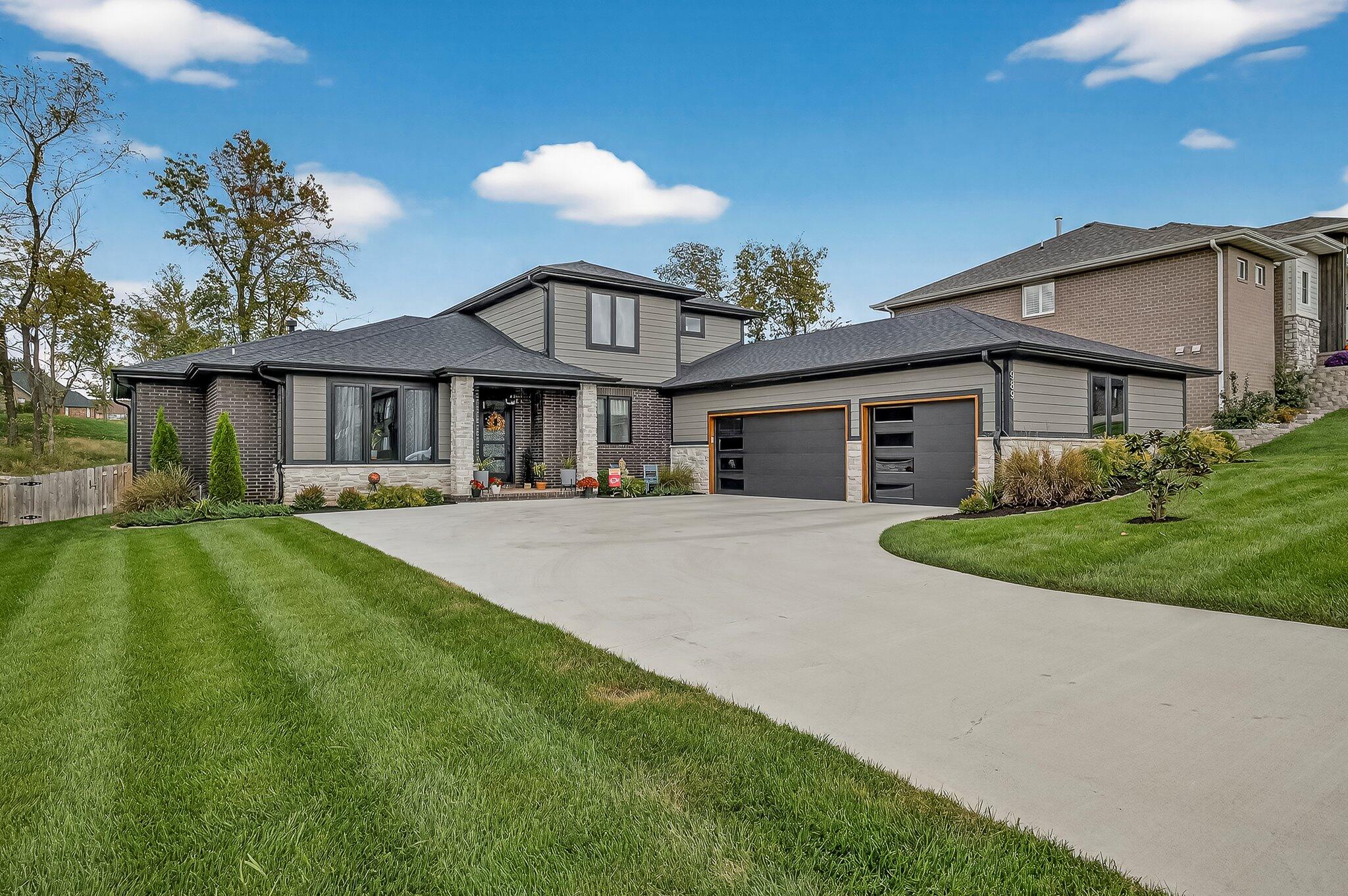 989 East Siler Parkway Property Photo 1