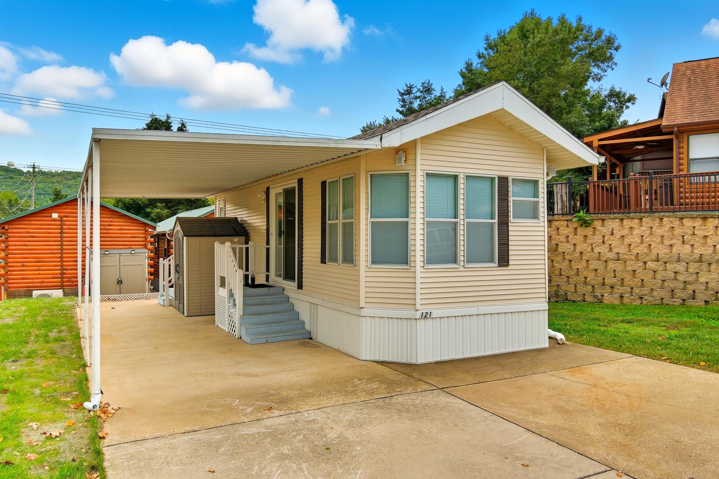 121 Valley Way Property Photo 1