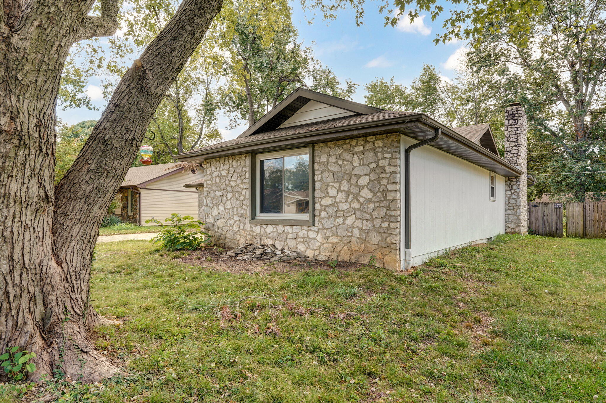 1604 East Walnut Lawn Street Property Photo 3