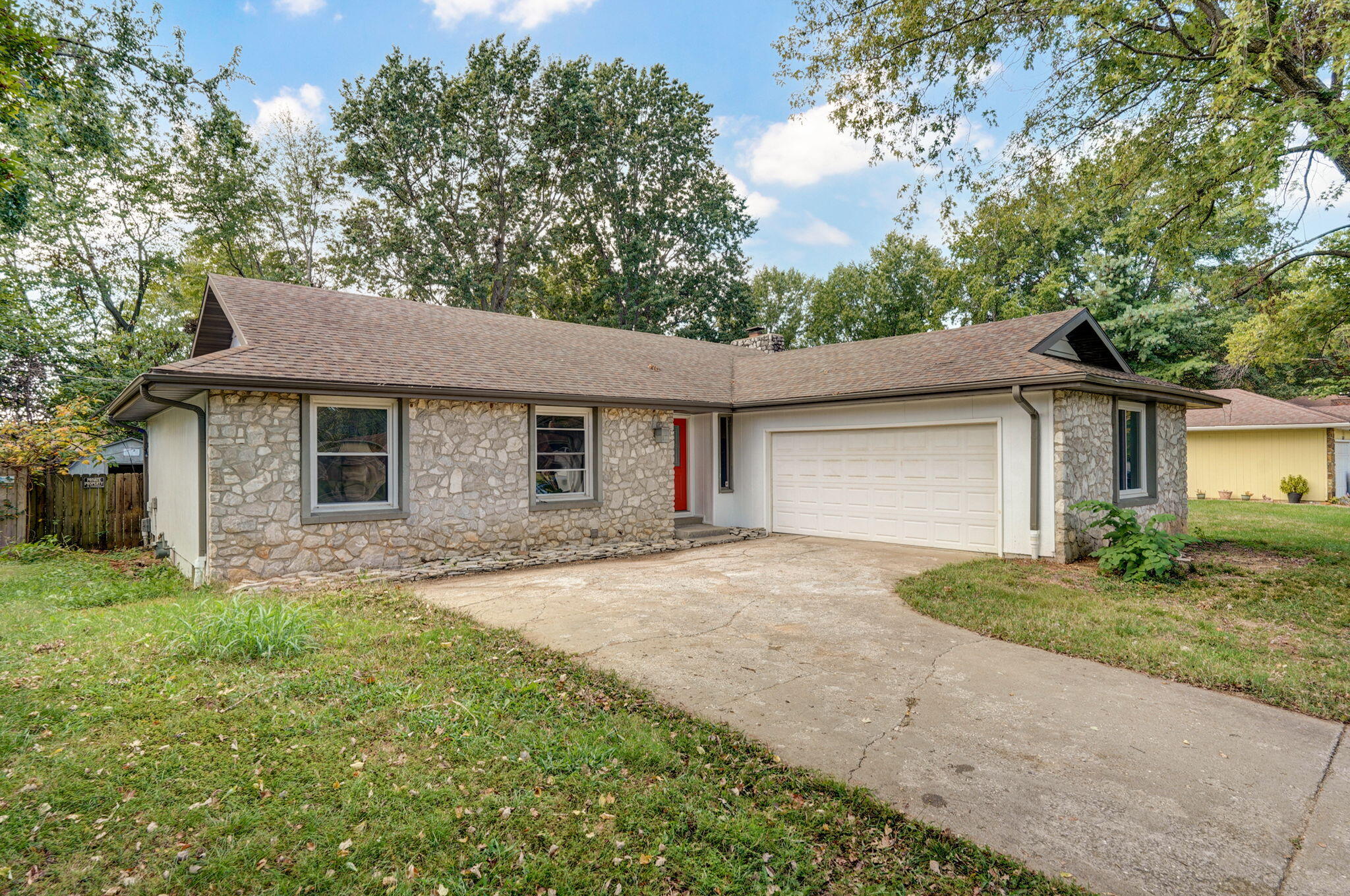 1604 East Walnut Lawn Street Property Photo 4