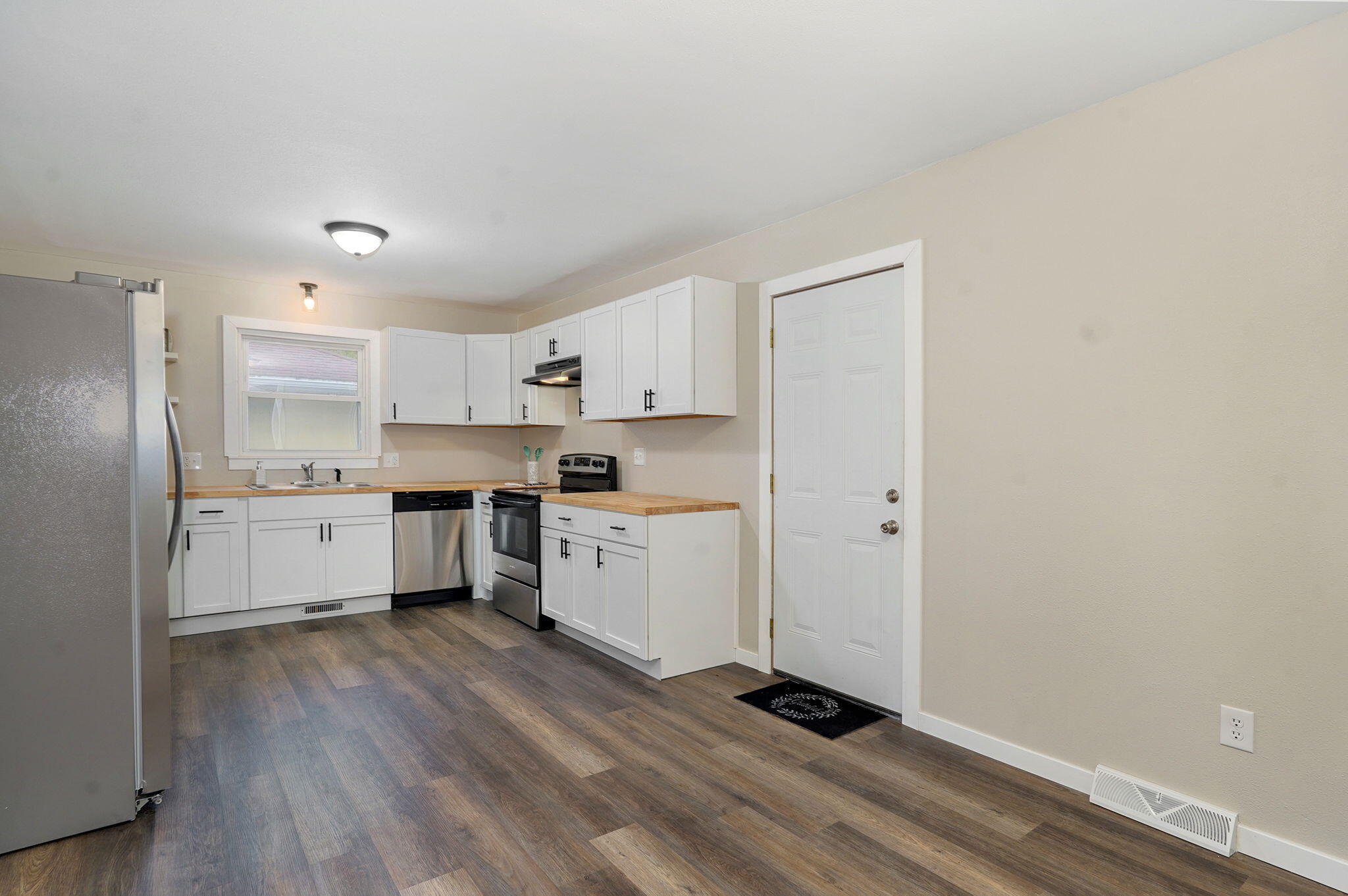 1604 East Walnut Lawn Street Property Photo 8