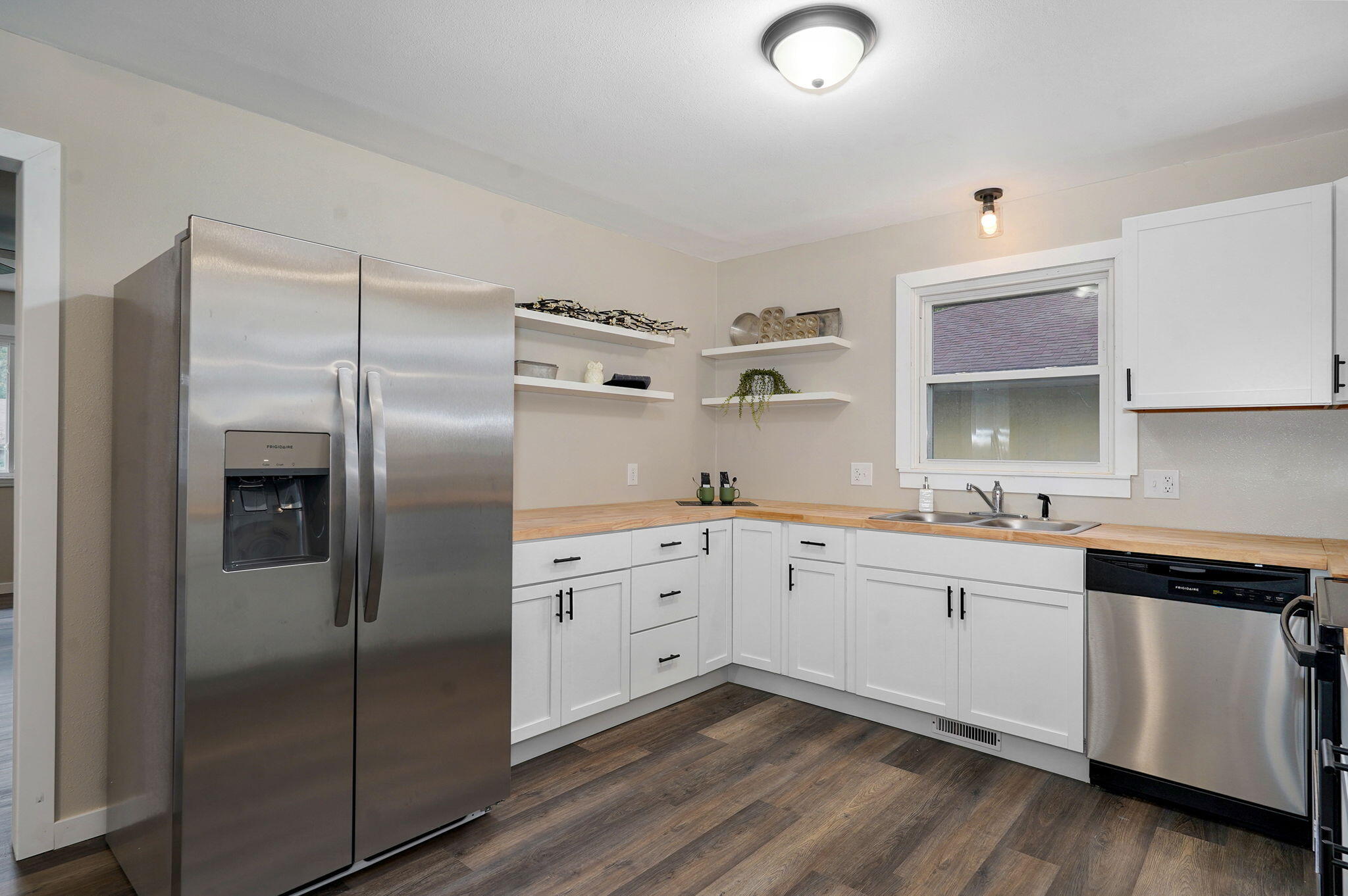 1604 East Walnut Lawn Street Property Photo 10