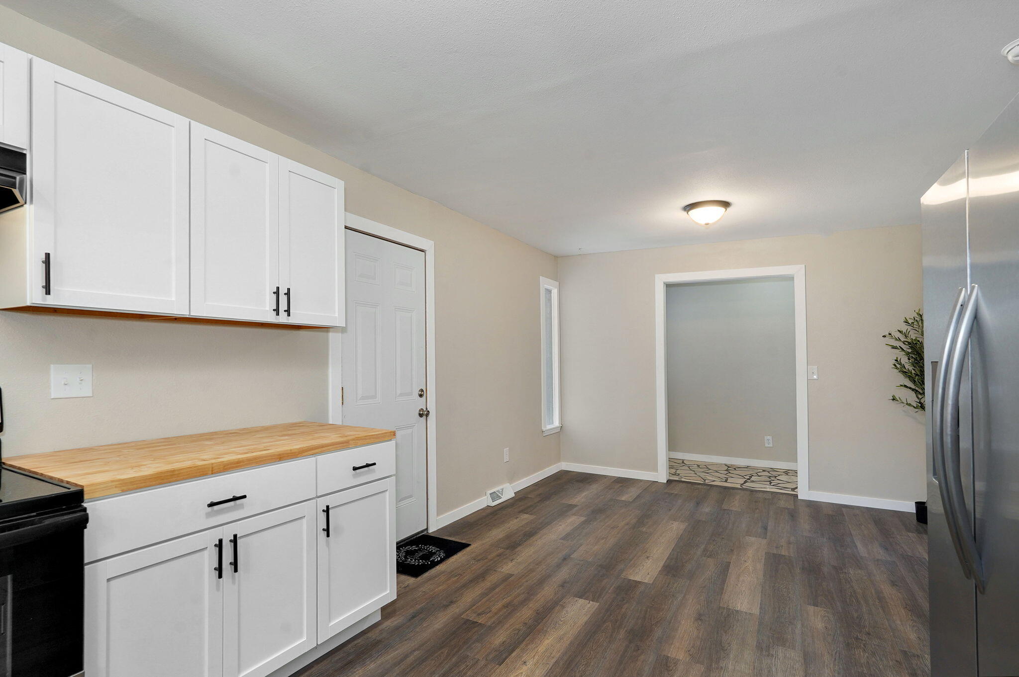 1604 East Walnut Lawn Street Property Photo 12