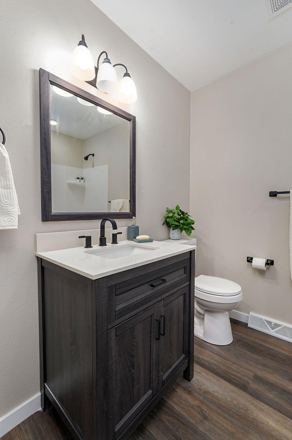 1604 East Walnut Lawn Street Property Photo 26