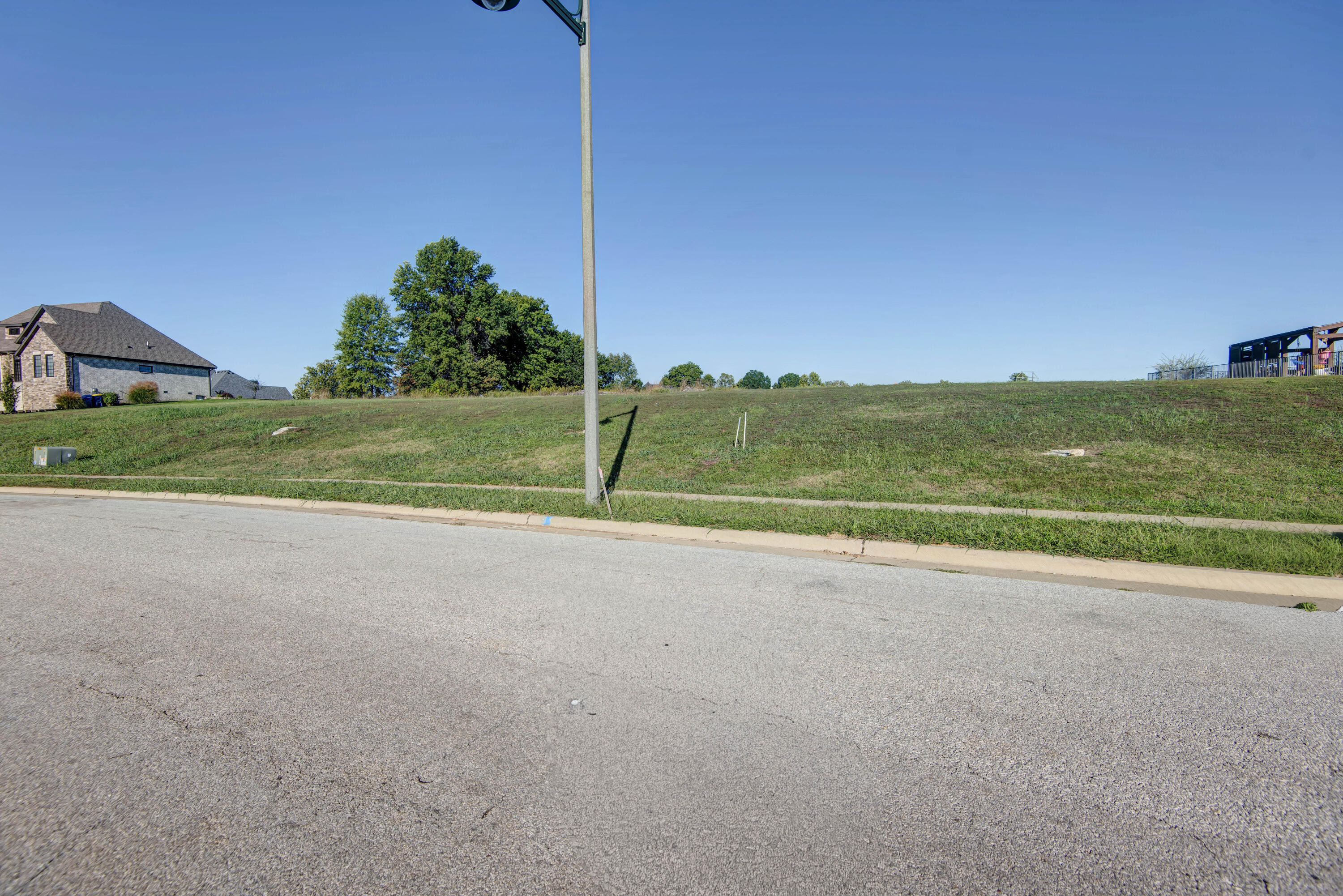 3240 West Bluffview Street Property Photo 4