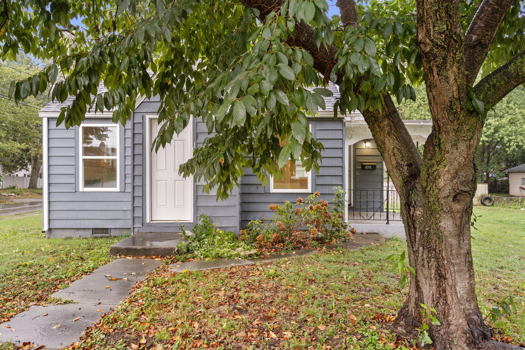 1078 East Blaine Street Property Photo 2