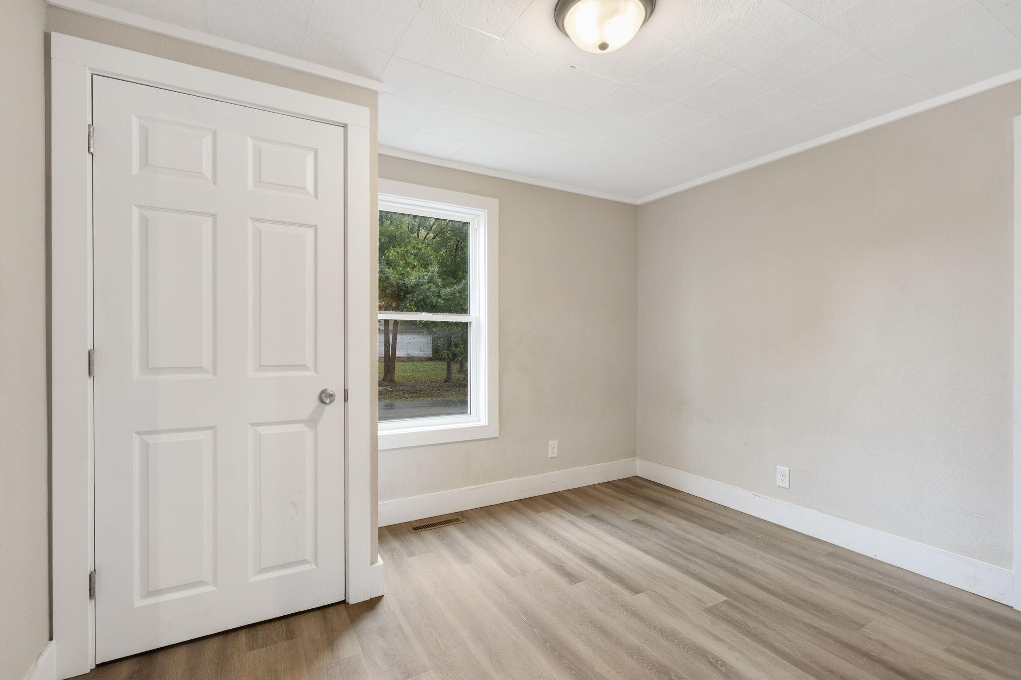 1078 East Blaine Street Property Photo 11