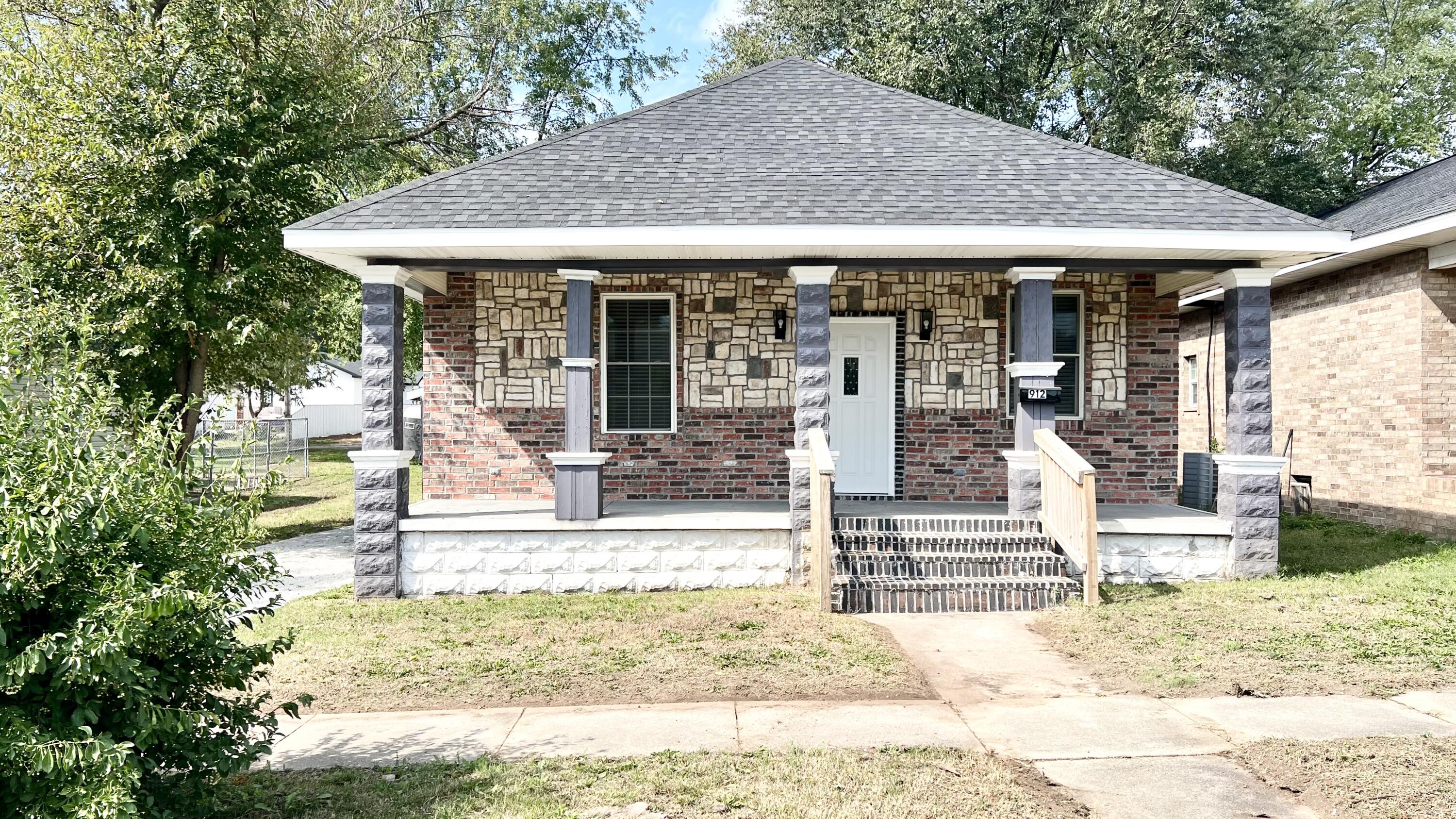 912 3rd Street Property Photo 3