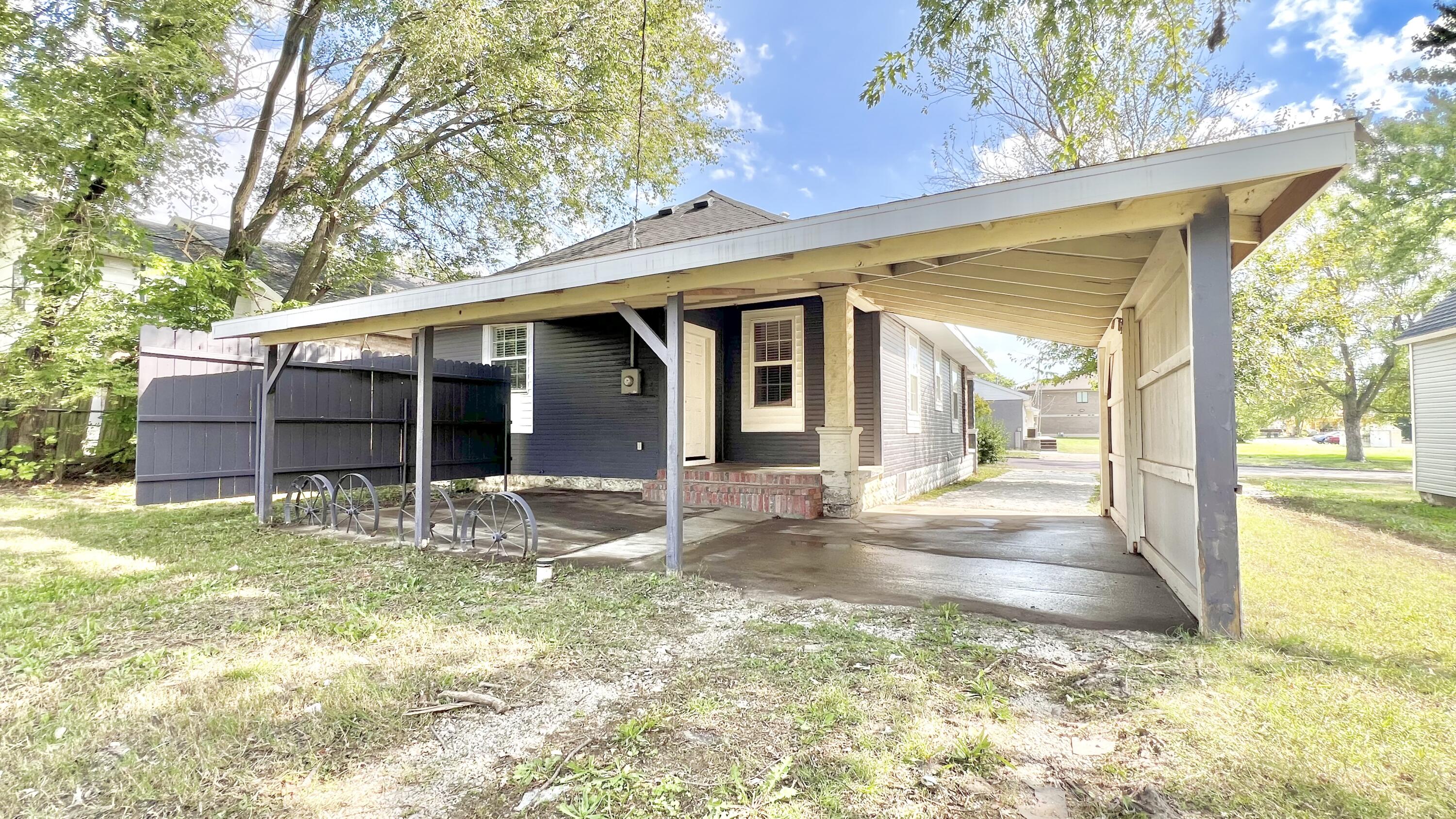 912 3rd Street Property Photo 5