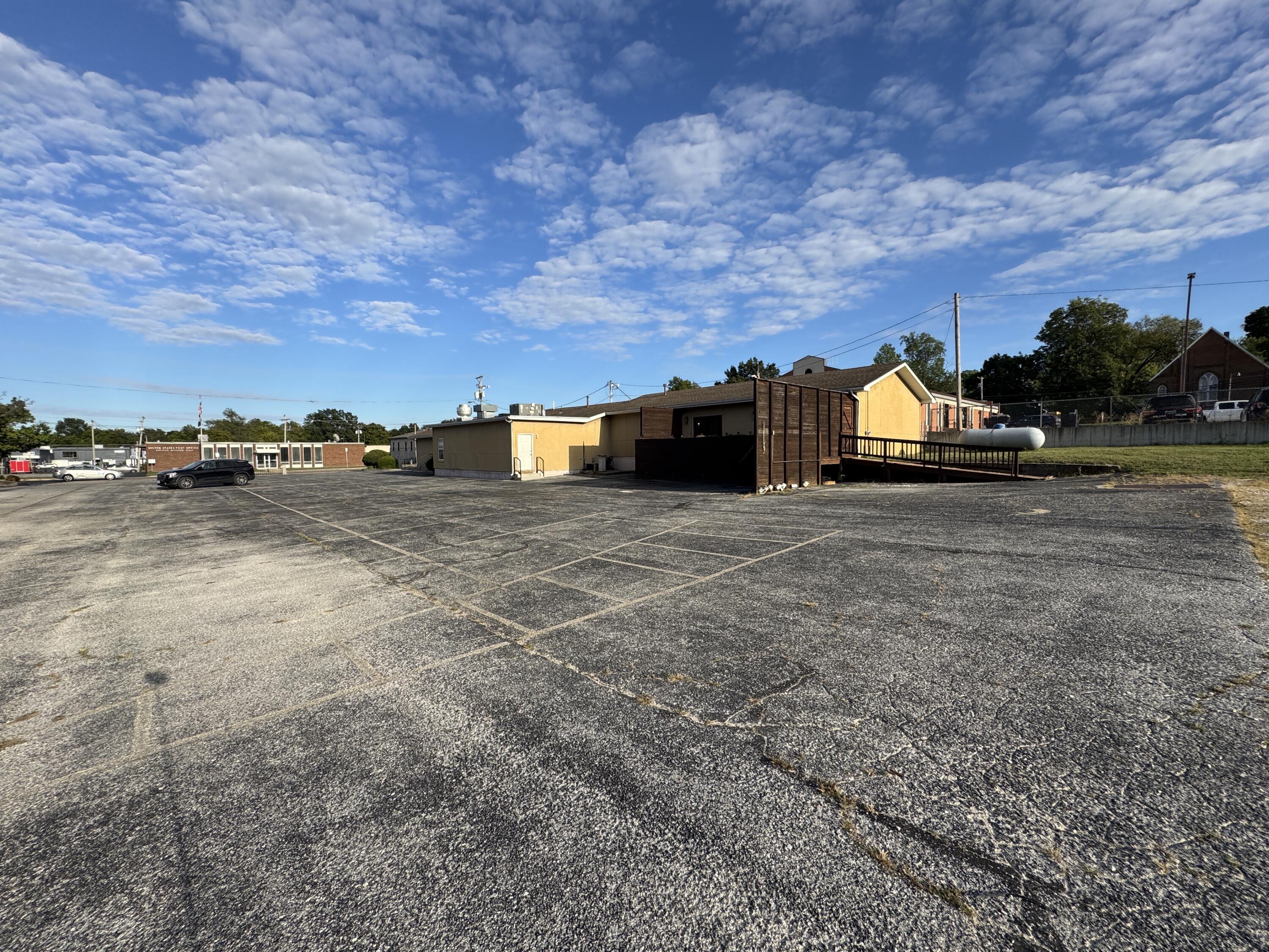 329 South Main Avenue Property Photo 5