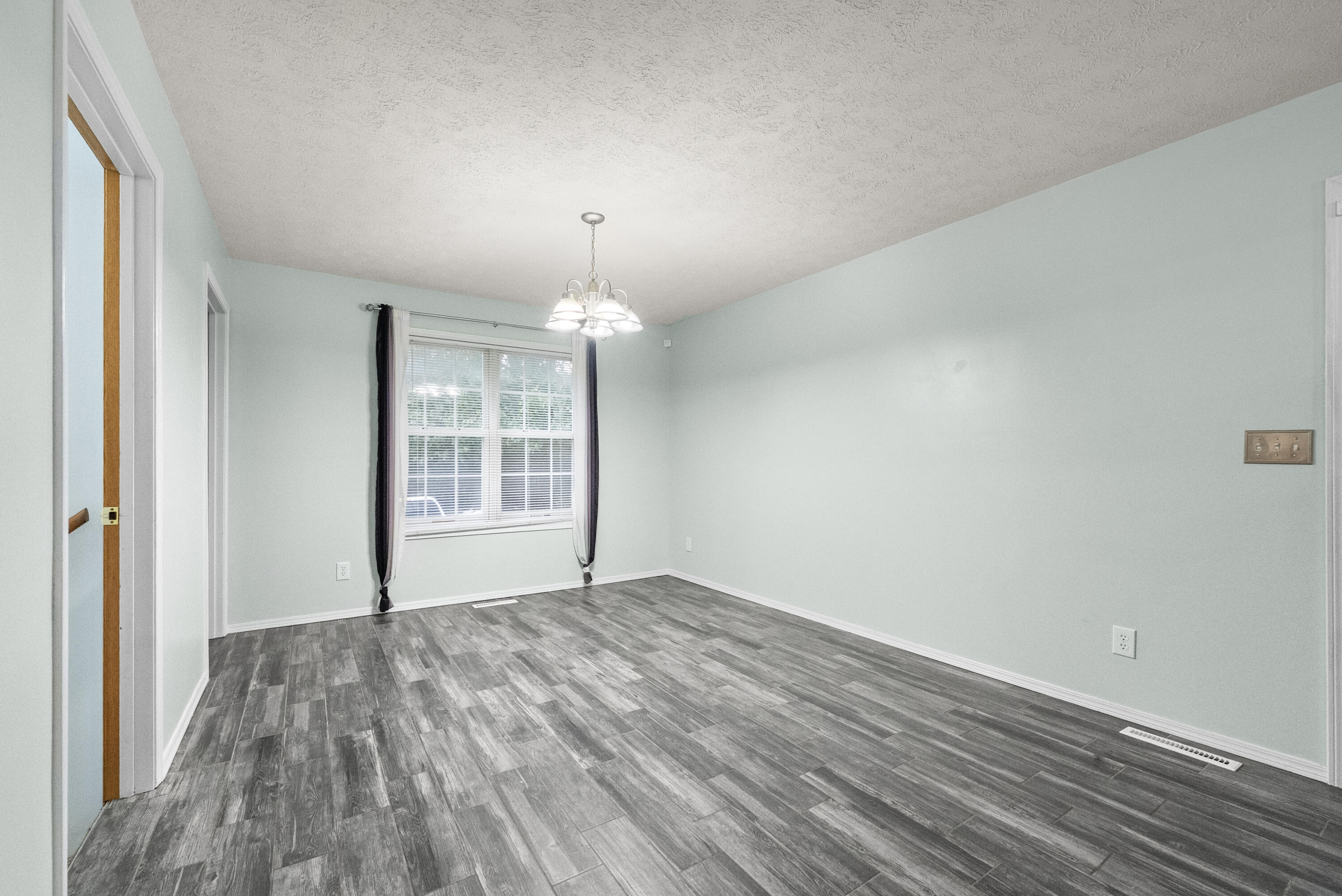 1740 North Pine Street Property Photo 11