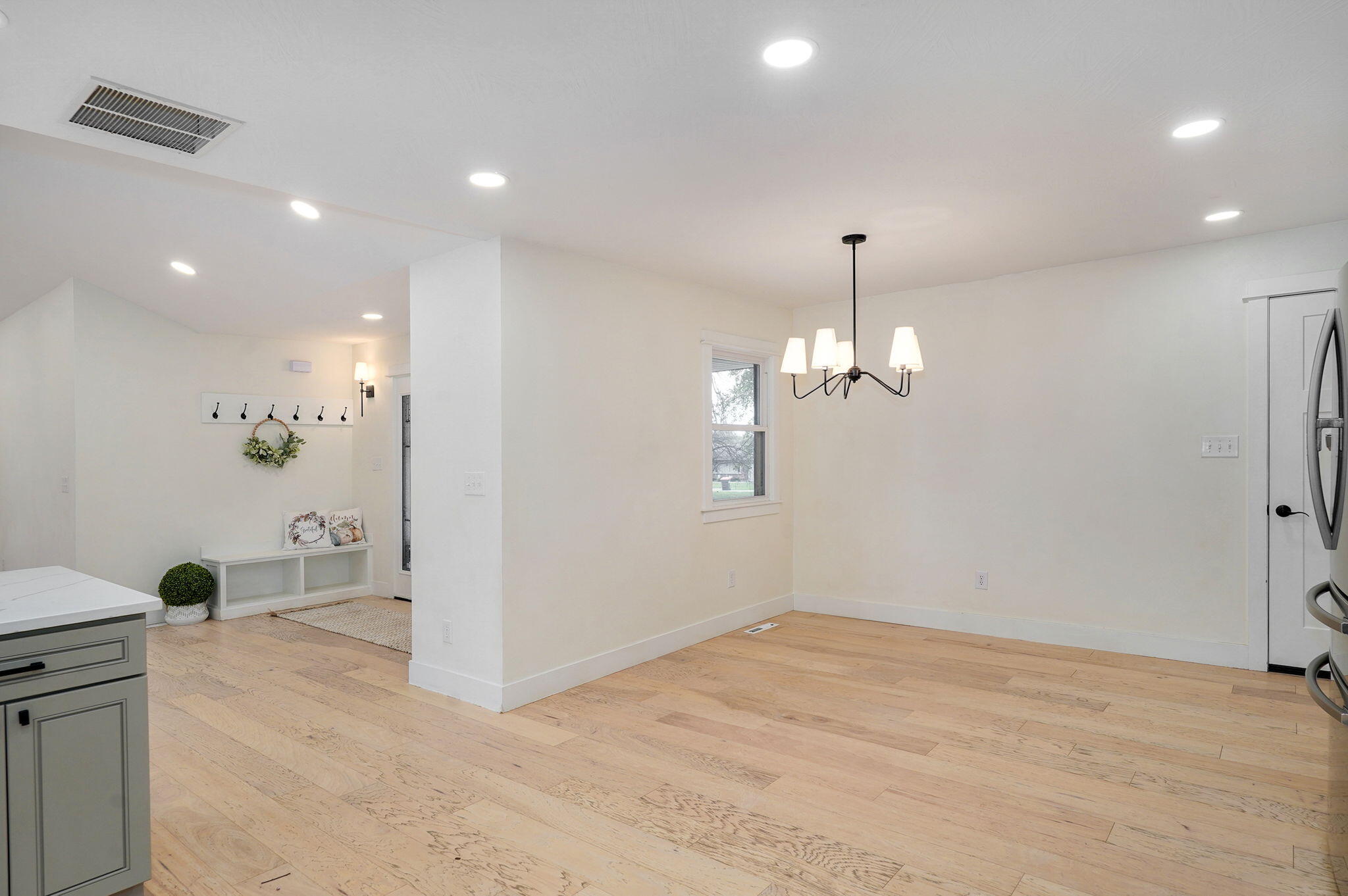 851 West Meadowview Drive Property Photo 21