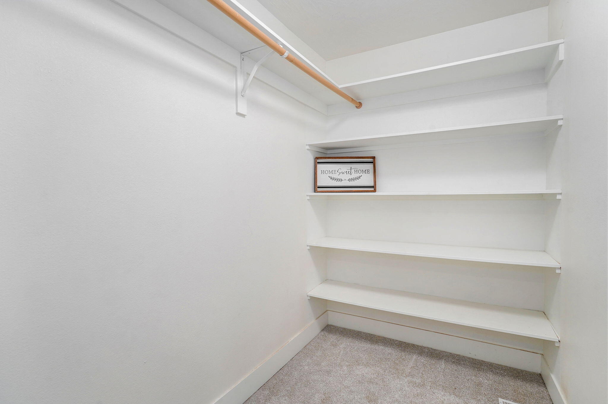 851 West Meadowview Drive Property Photo 30