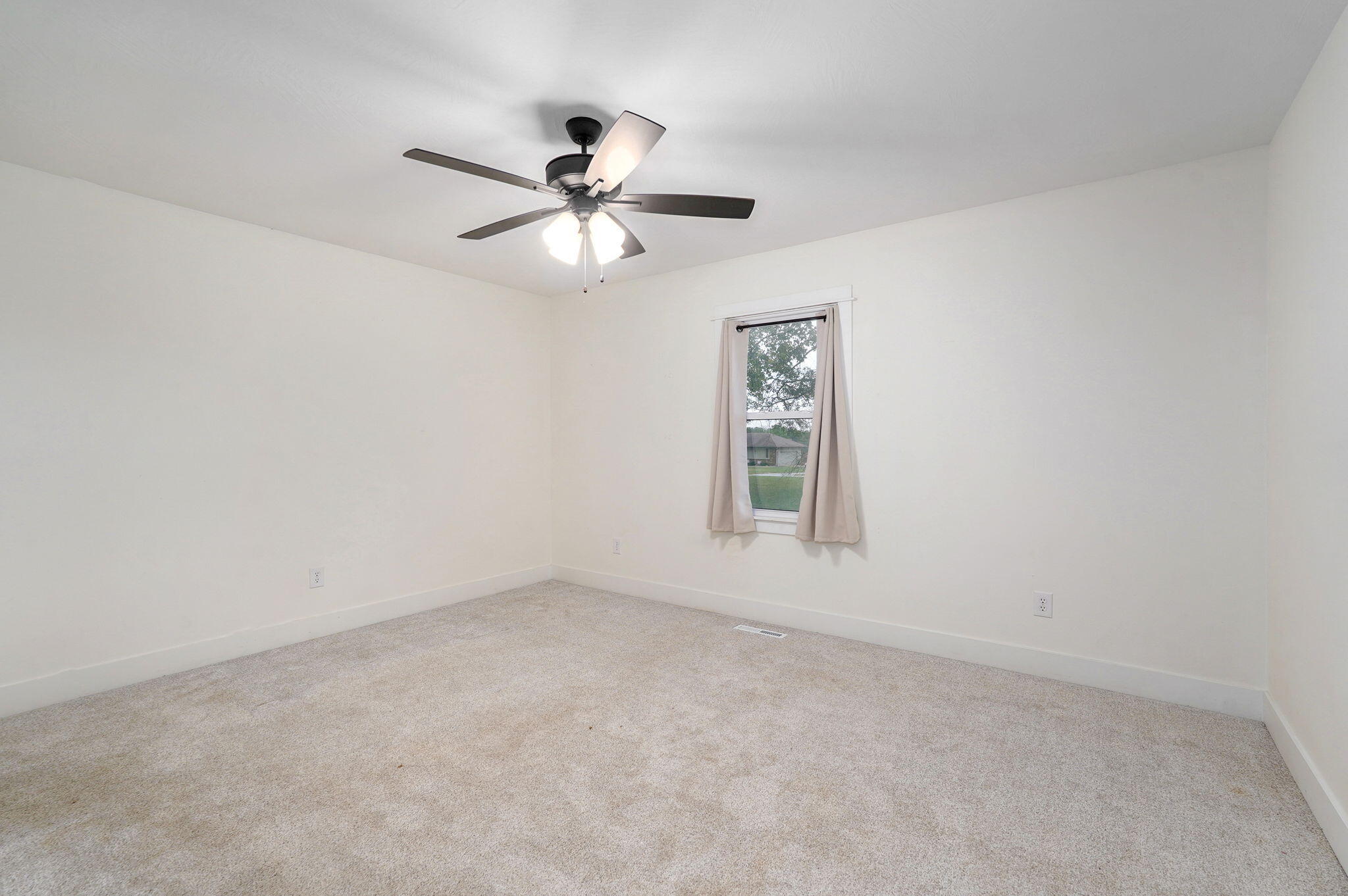 851 West Meadowview Drive Property Photo 32