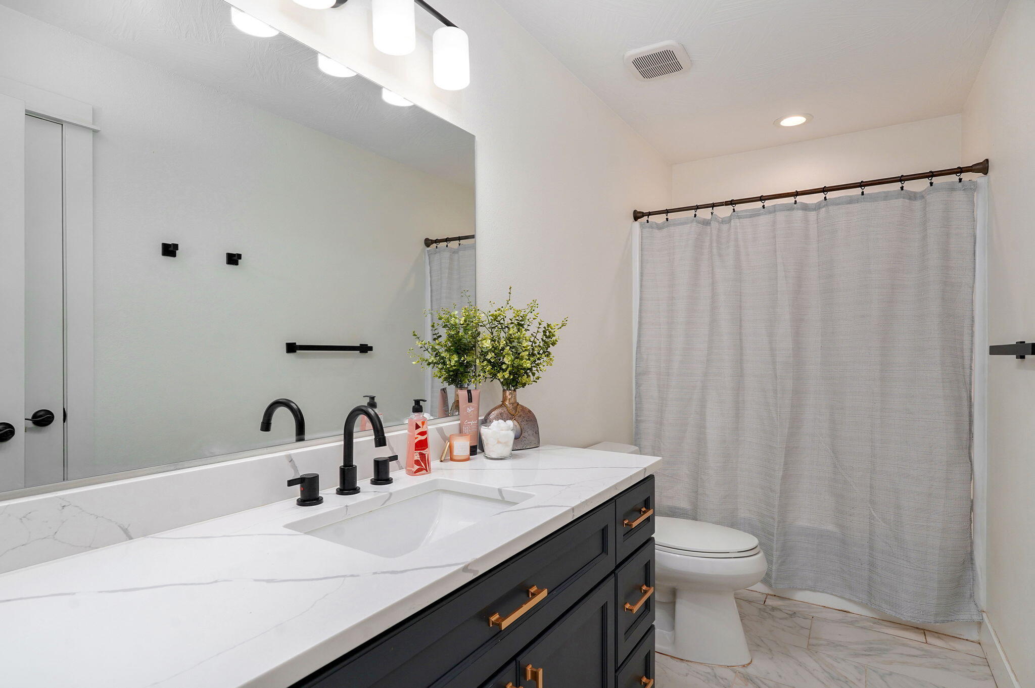 851 West Meadowview Drive Property Photo 33