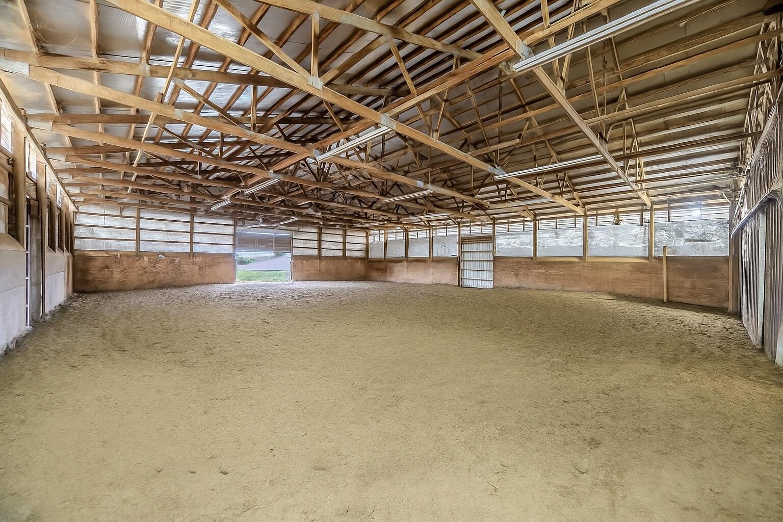 851 West Meadowview Drive Property Photo 49