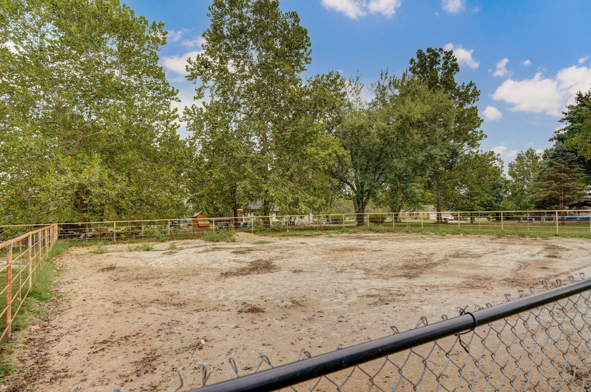 851 West Meadowview Drive Property Photo 57