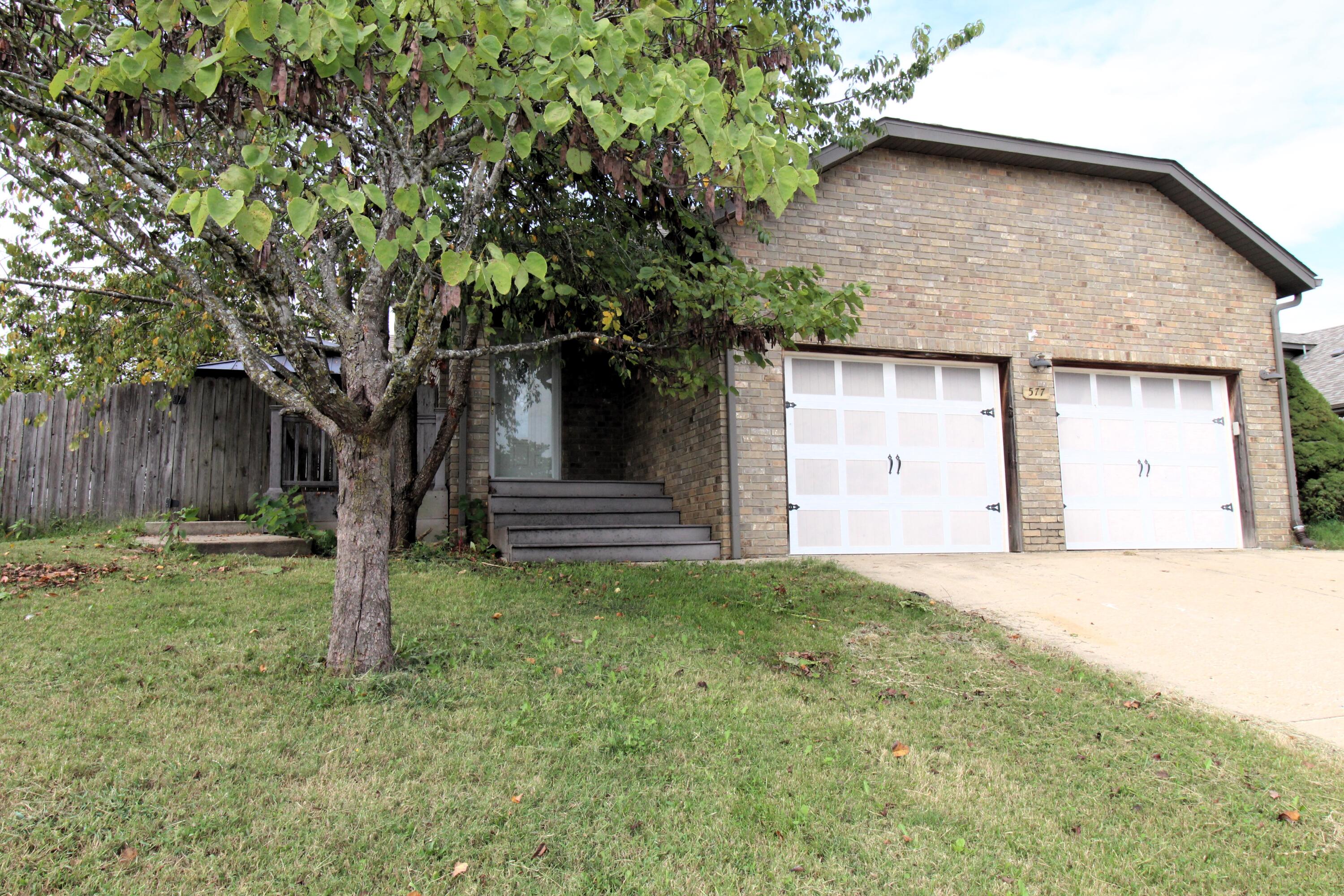 577 South Canterbury Lane Property Photo 1