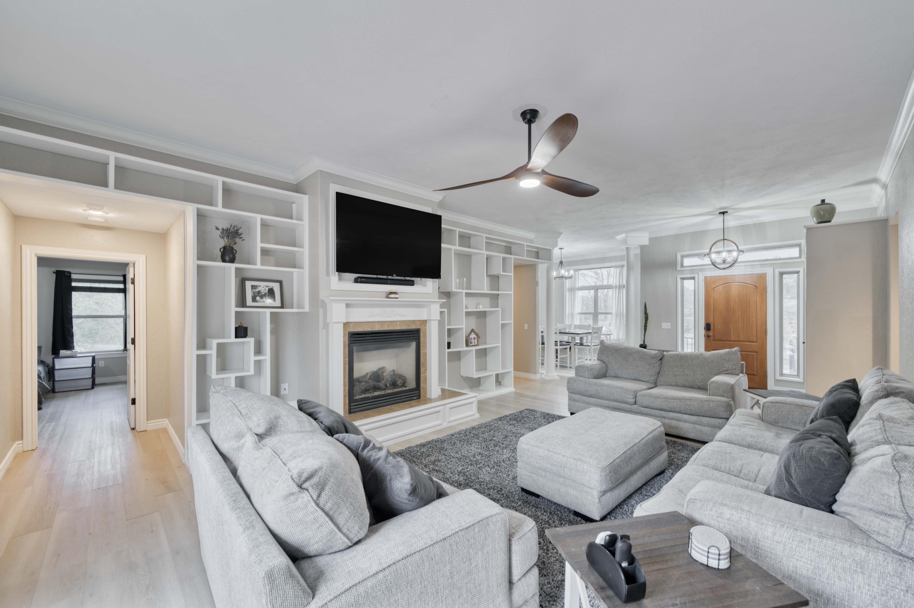 604 North Lincoln Court Property Photo 4