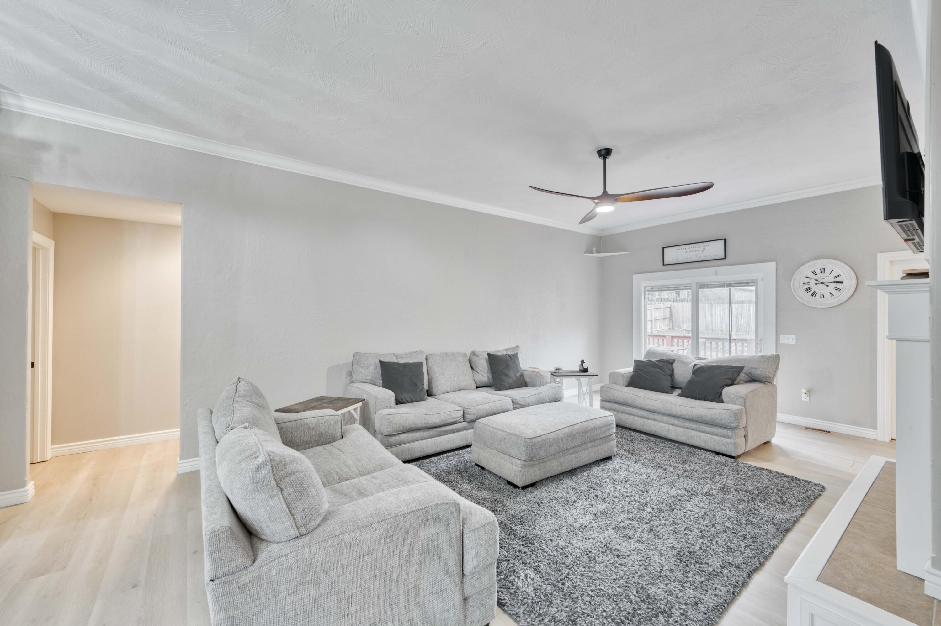 604 North Lincoln Court Property Photo 5