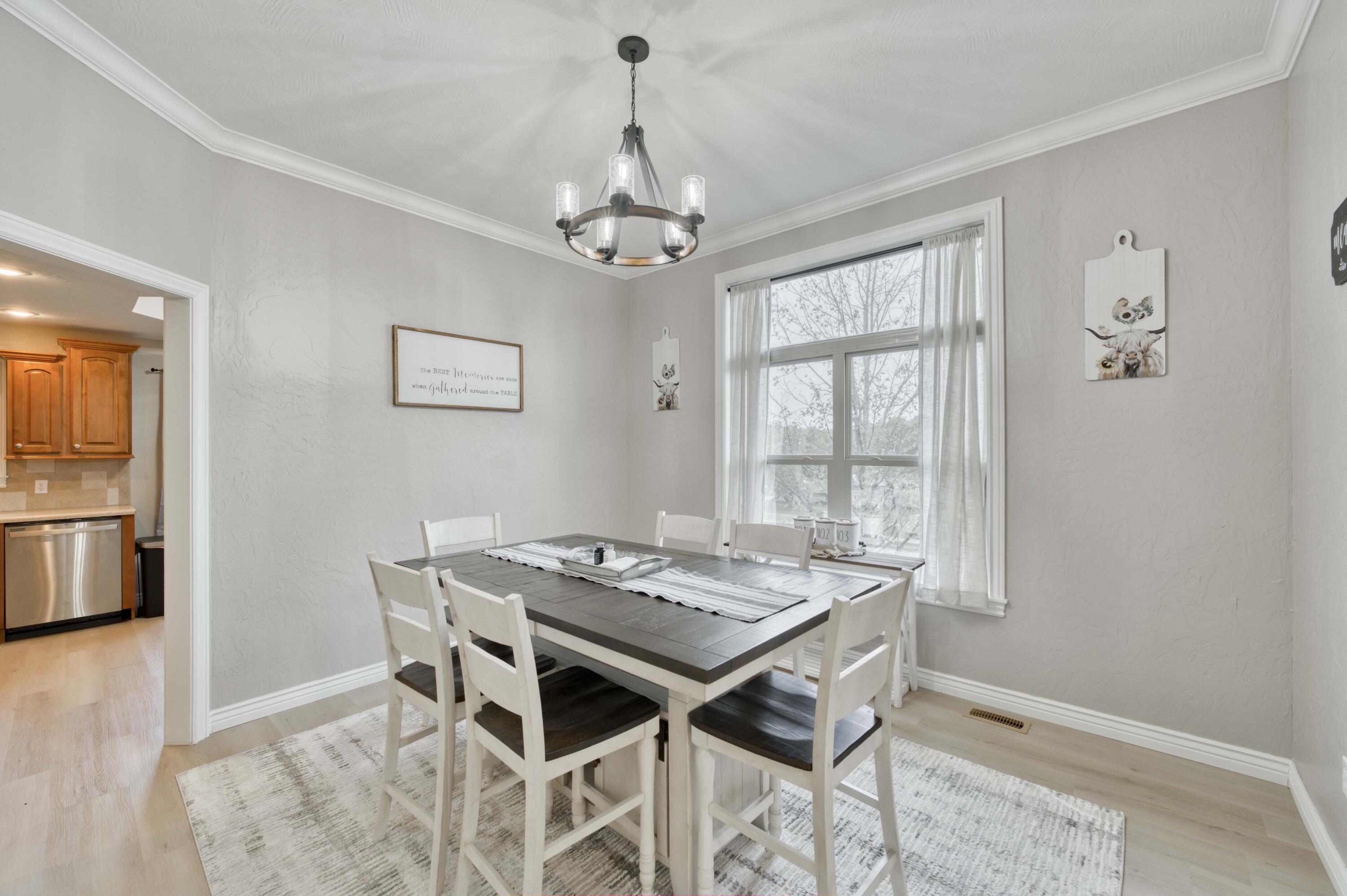 604 North Lincoln Court Property Photo 11