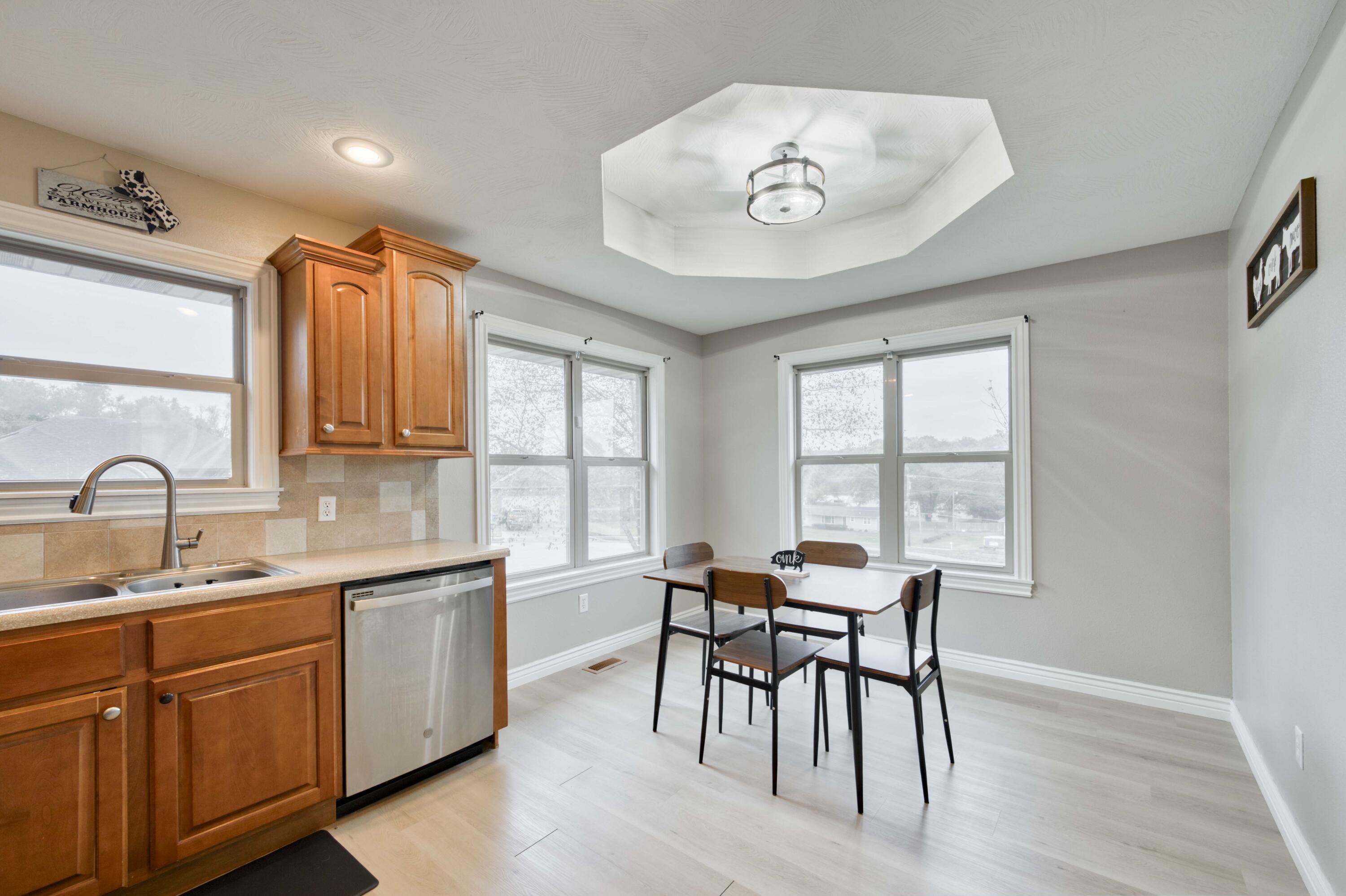 604 North Lincoln Court Property Photo 16