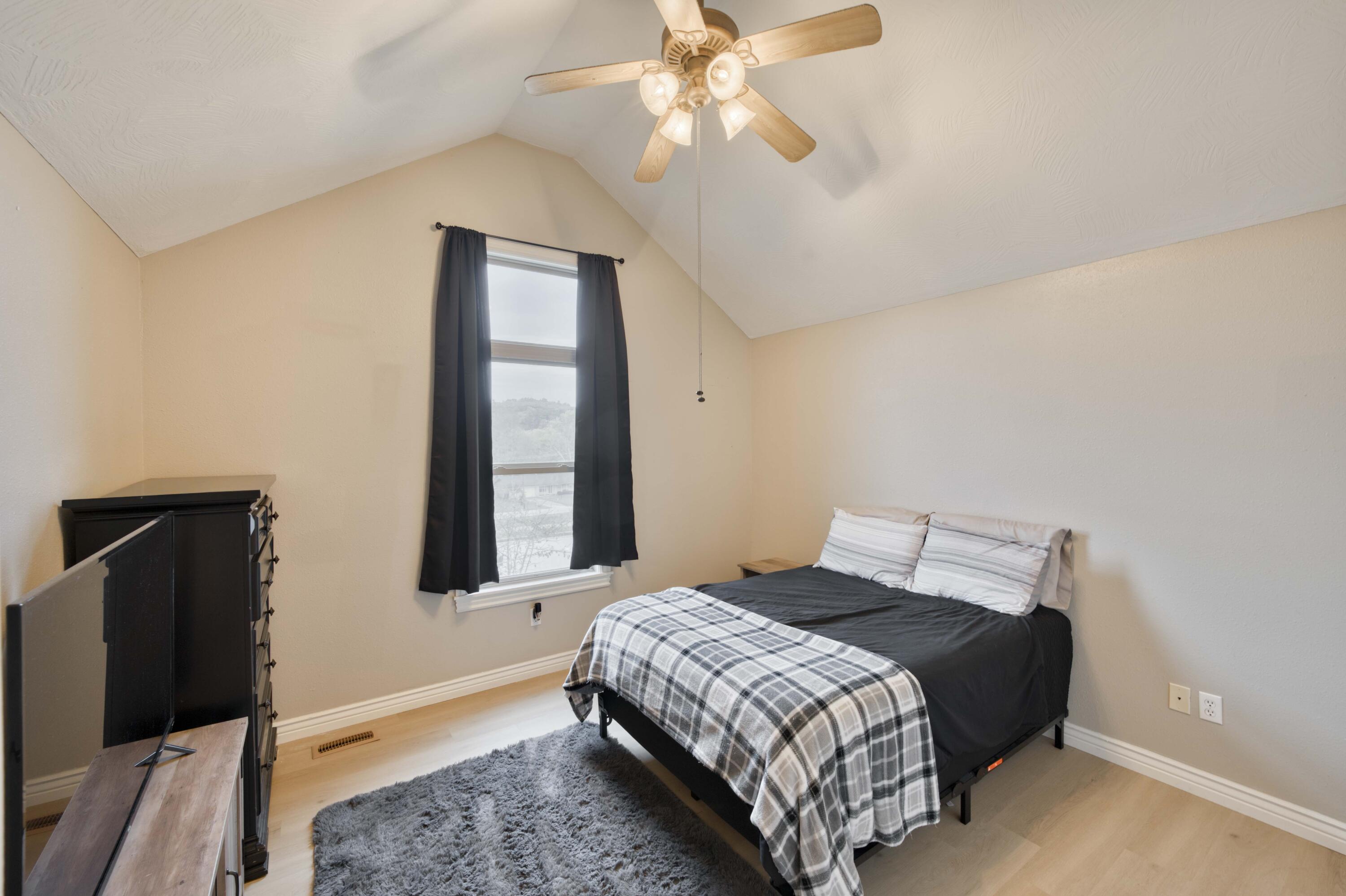 604 North Lincoln Court Property Photo 27