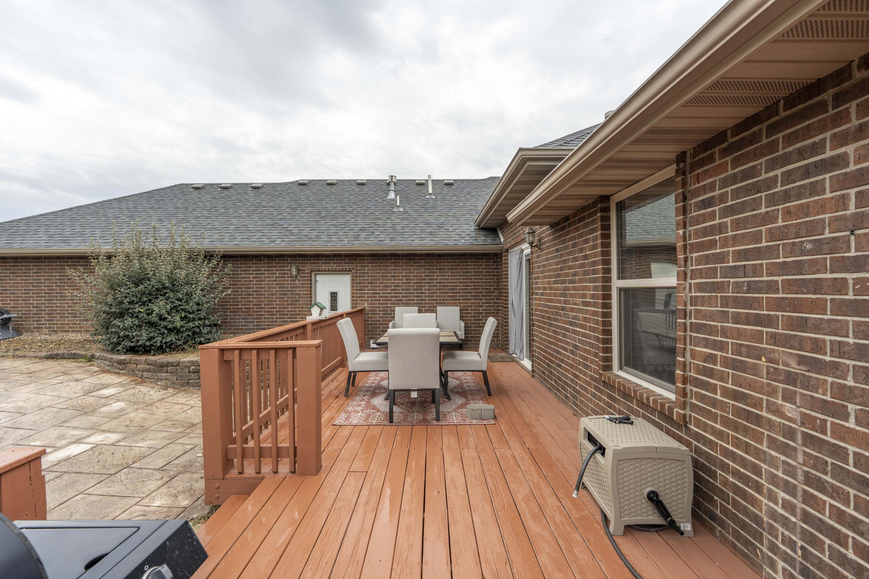 604 North Lincoln Court Property Photo 35