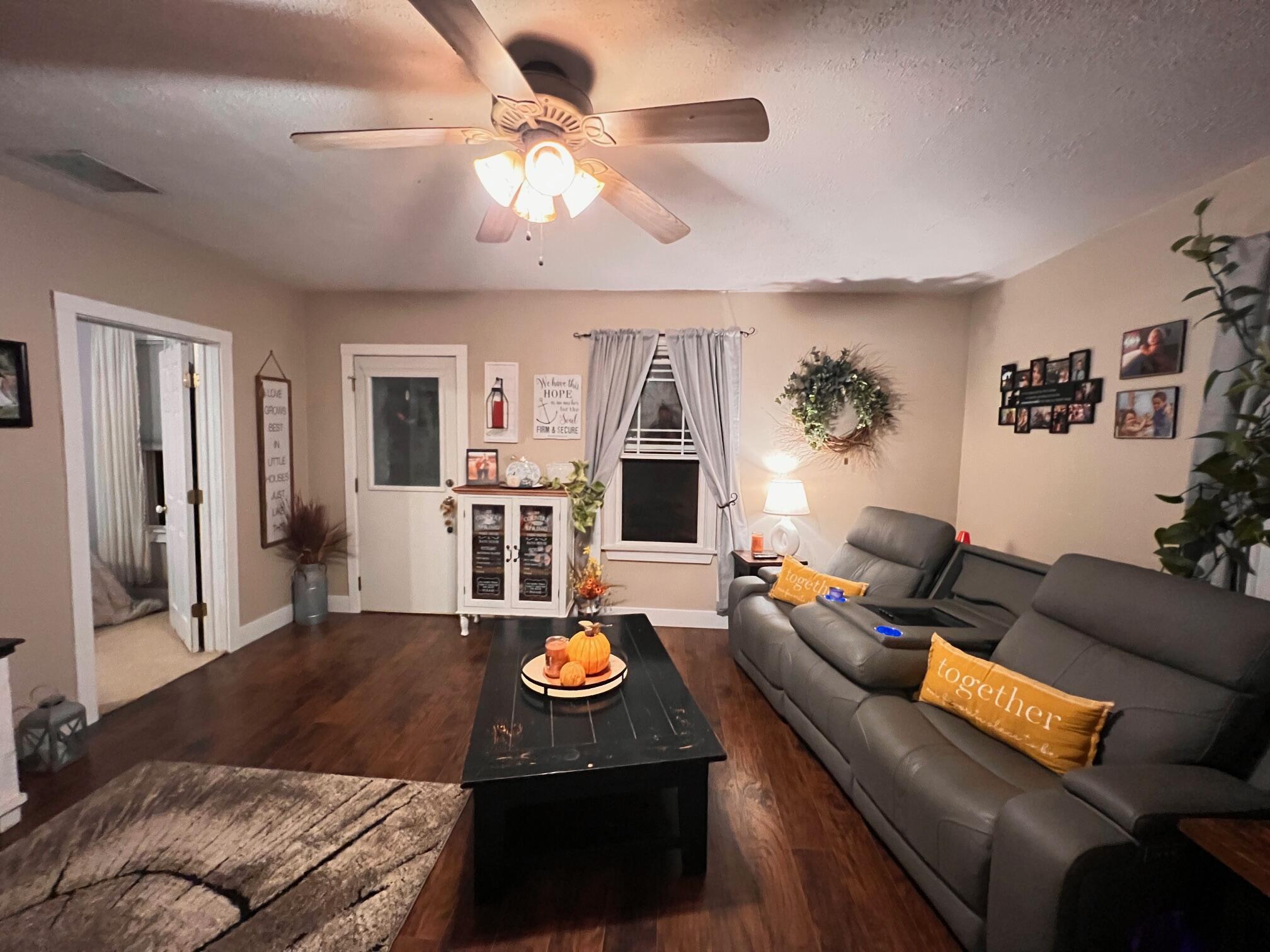 115 West 2nd Street Property Photo 6