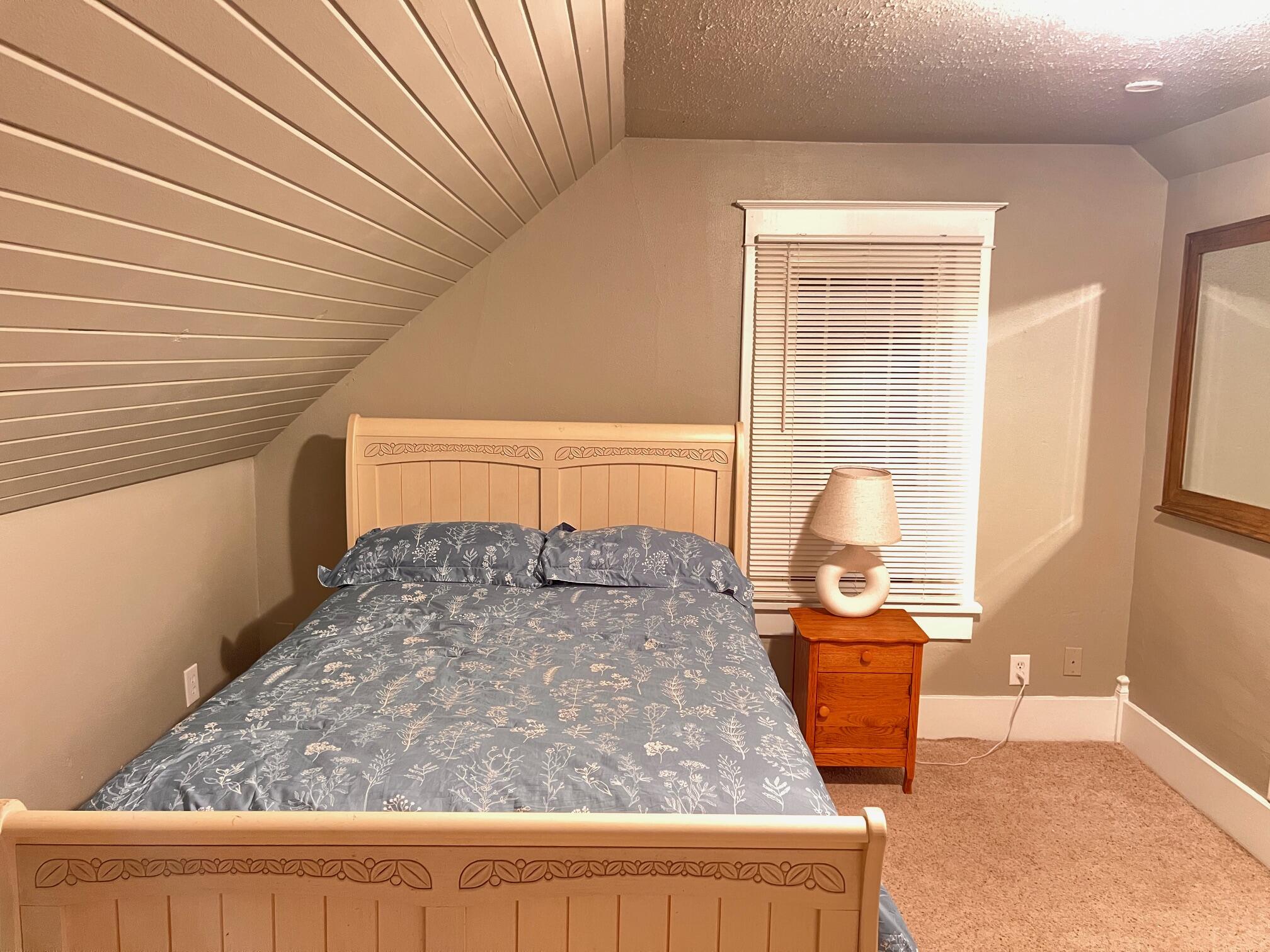 115 West 2nd Street Property Photo 22